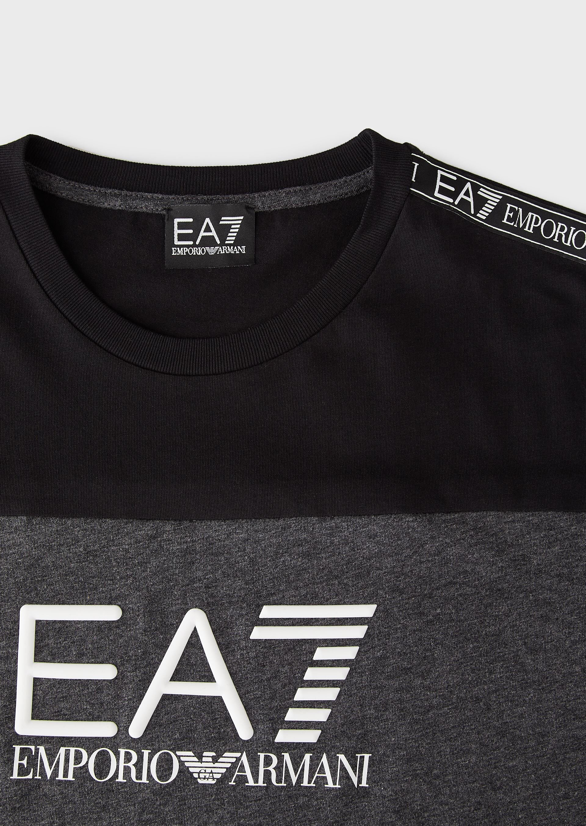 ea7-athletic-colour-block-two-tone-grey-black.closeup.jpeg