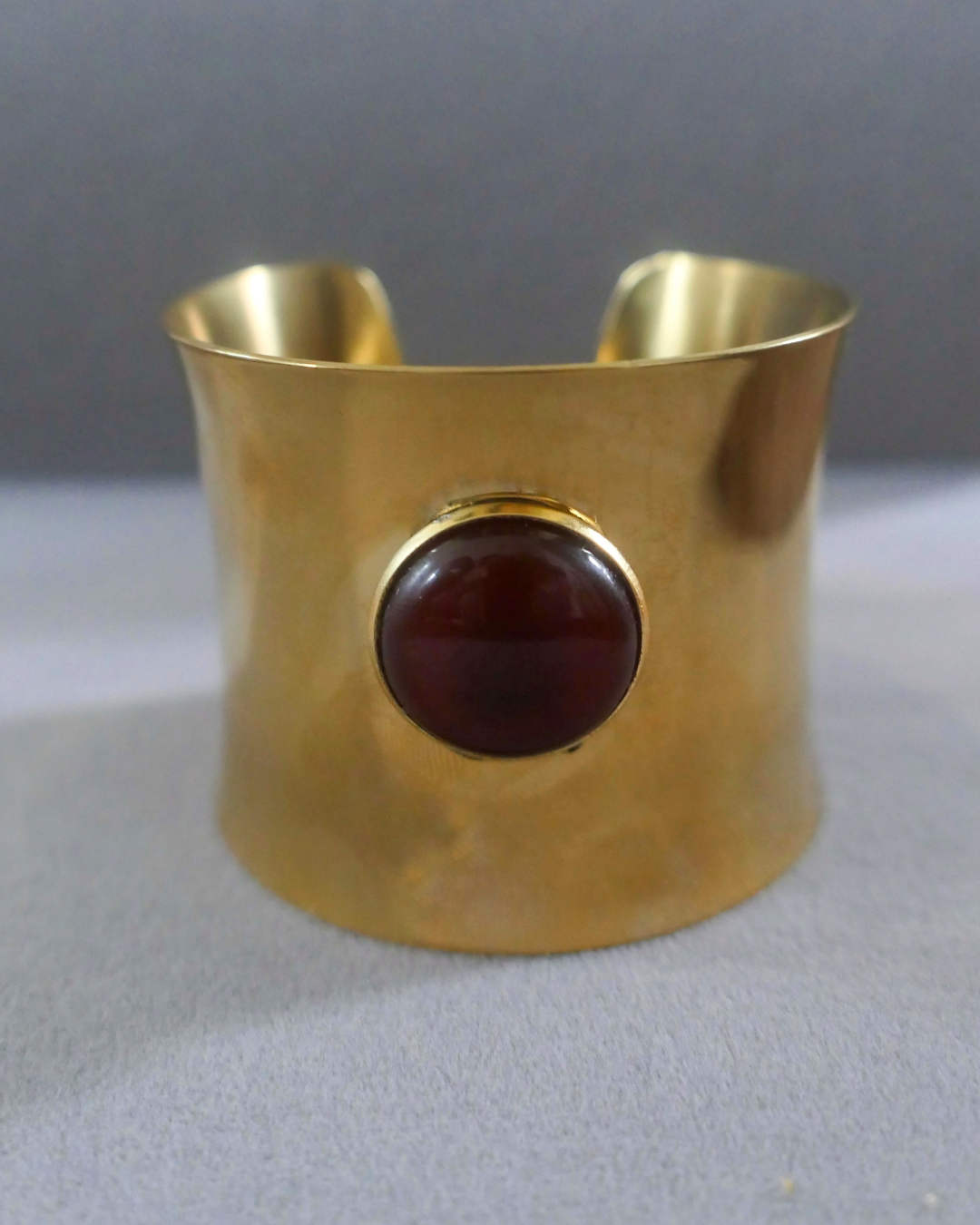 Cabochon Cuff Gold.png
