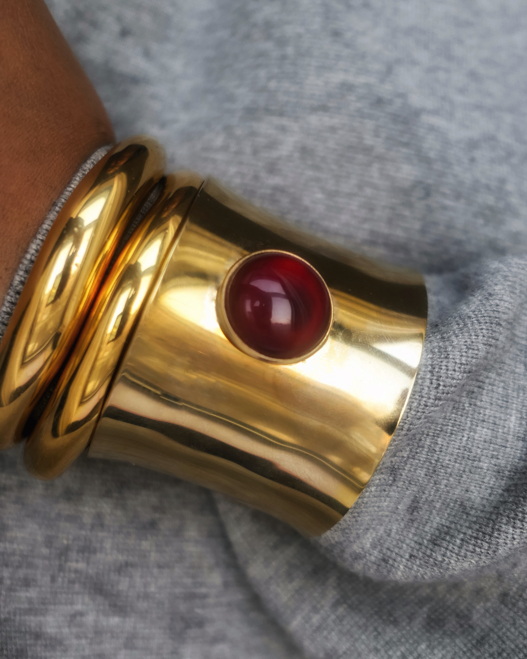 Cabochon Cuff Gold.png