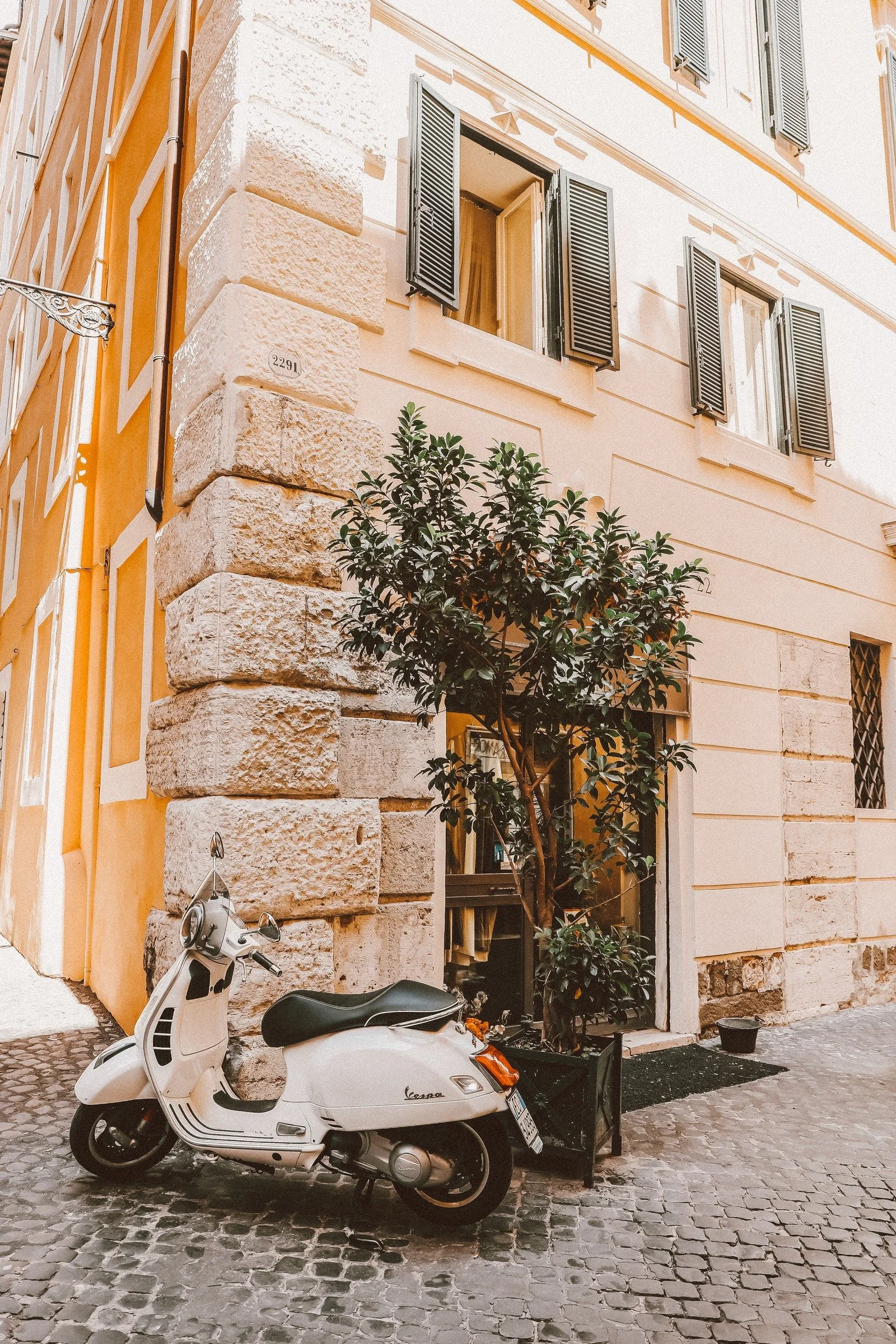 vintage-architecture-italy-11-hero.jpg