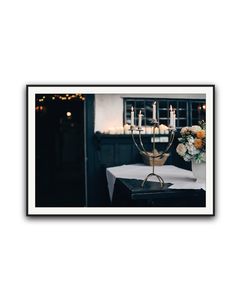 moody-candle-black-matted.png