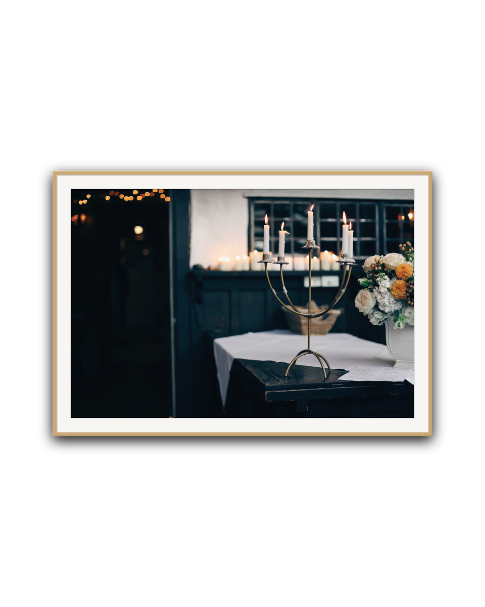 moody-candle-oak-matted.png