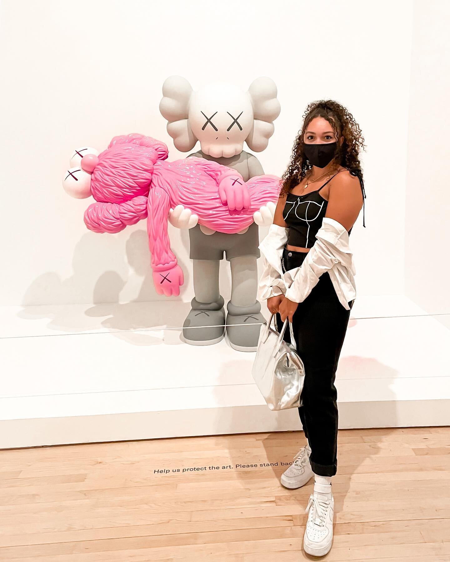 KAWS WHAT PARTY🌸