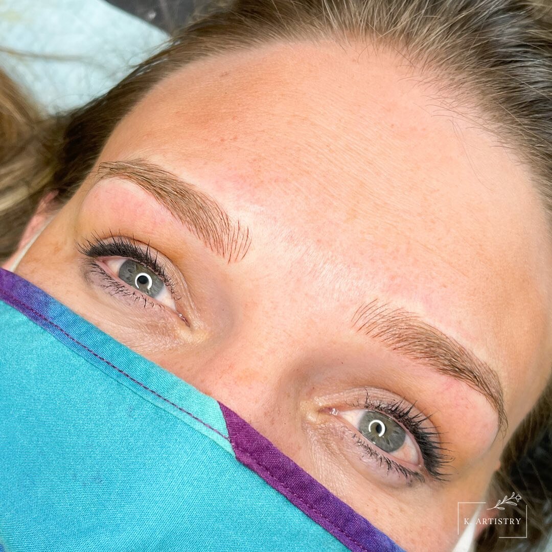 These fresh brows make me happier than knowing tomorrow is Friday😍

Book your fresh brows now by going to the link in my bio!❤️

&bull;
&bull;
&bull;
&bull;
#utahmicroblading #microblading #permanentmakeup #brows #utahbrows #beauty #microbladingutah