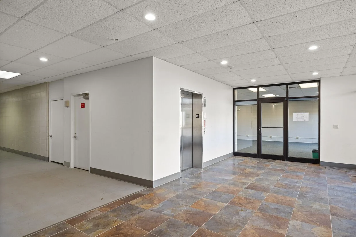 100 Tower Blvd 3.jpg