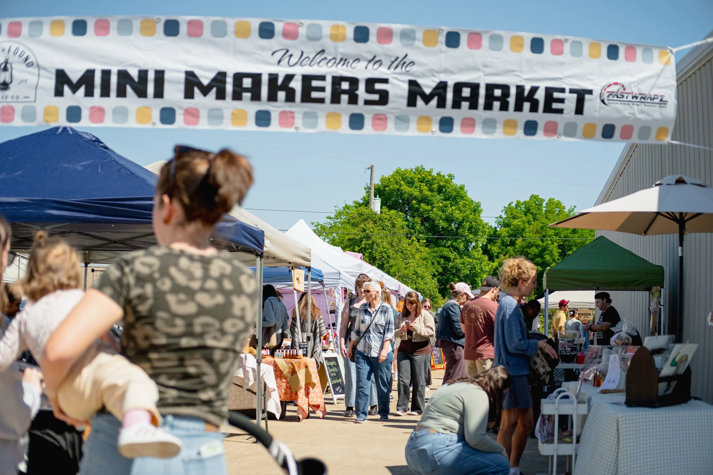 Throwback to the Mini Maker&rsquo;s Market we had two weeks ago🌷🔆🧸🌀 One of the best events of the year, all thanks to you guys and the awesome vendors who set up to make it happen! We had an amazing time and we can&rsquo;t wait for next years!