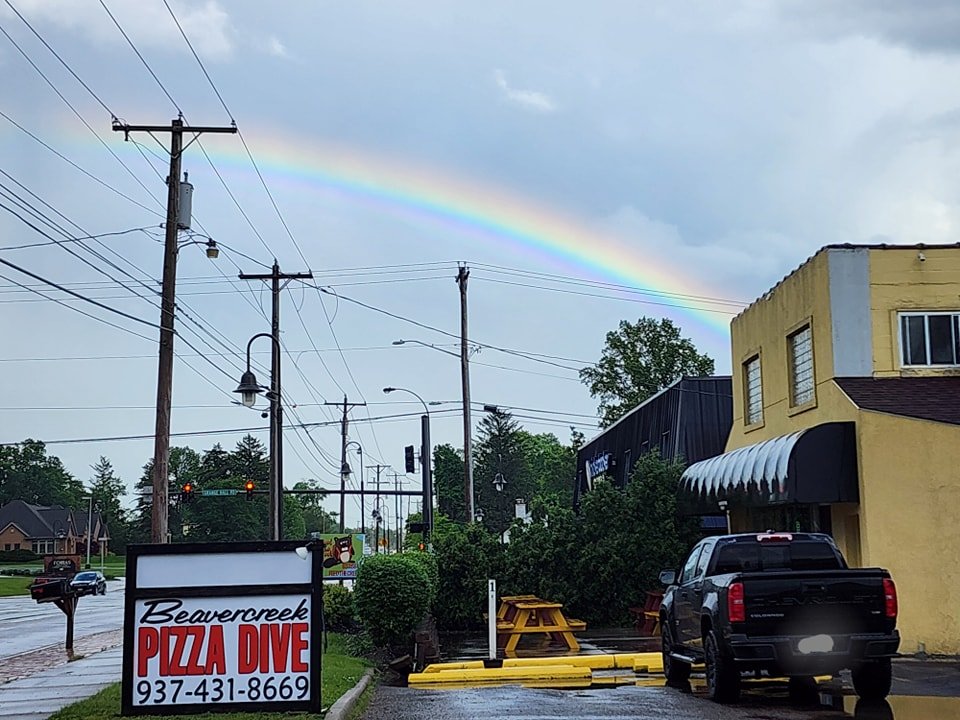 We had a beautiful rainbow come right over Pizza Dive tonight, and our wonderful team helped us caption it! Let us know your favorite in the comments, or add to the fun!!!

At the end of the rainbow is the Gem of Greene County! 🌈🦫🍕

The only thing