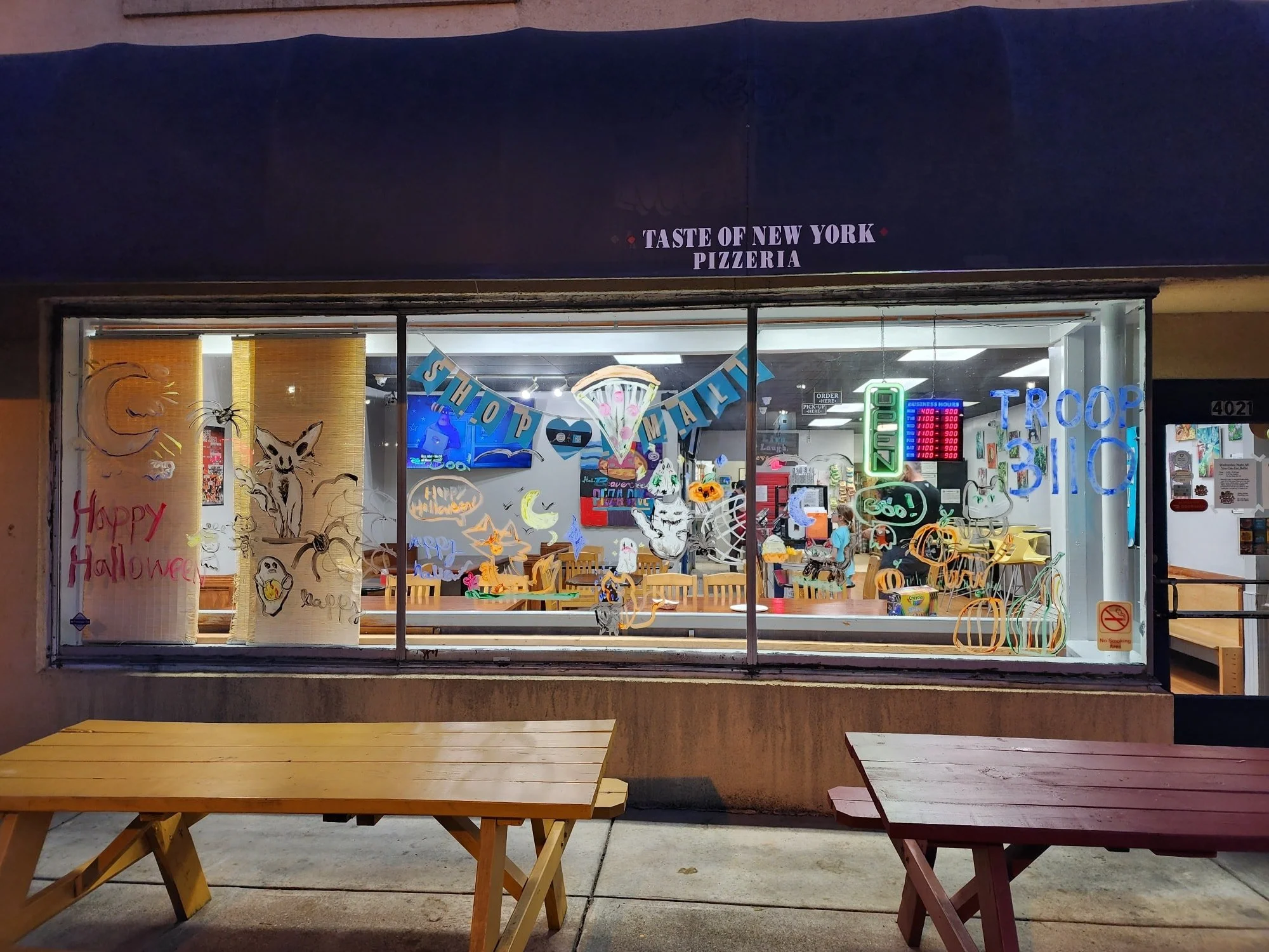 🎃👻 Halloween Hours Update from Pizza Dive! 👻🎃

It&rsquo;s Wednesday, which means the Buffet&rsquo;s on, 4:30-8PM🍕&mdash;and our windows are looking extra meow-gical thanks to Girl Scout Troop #3110&rsquo;s Halloween cat creations! 🐈&zwj;⬛🐾 You