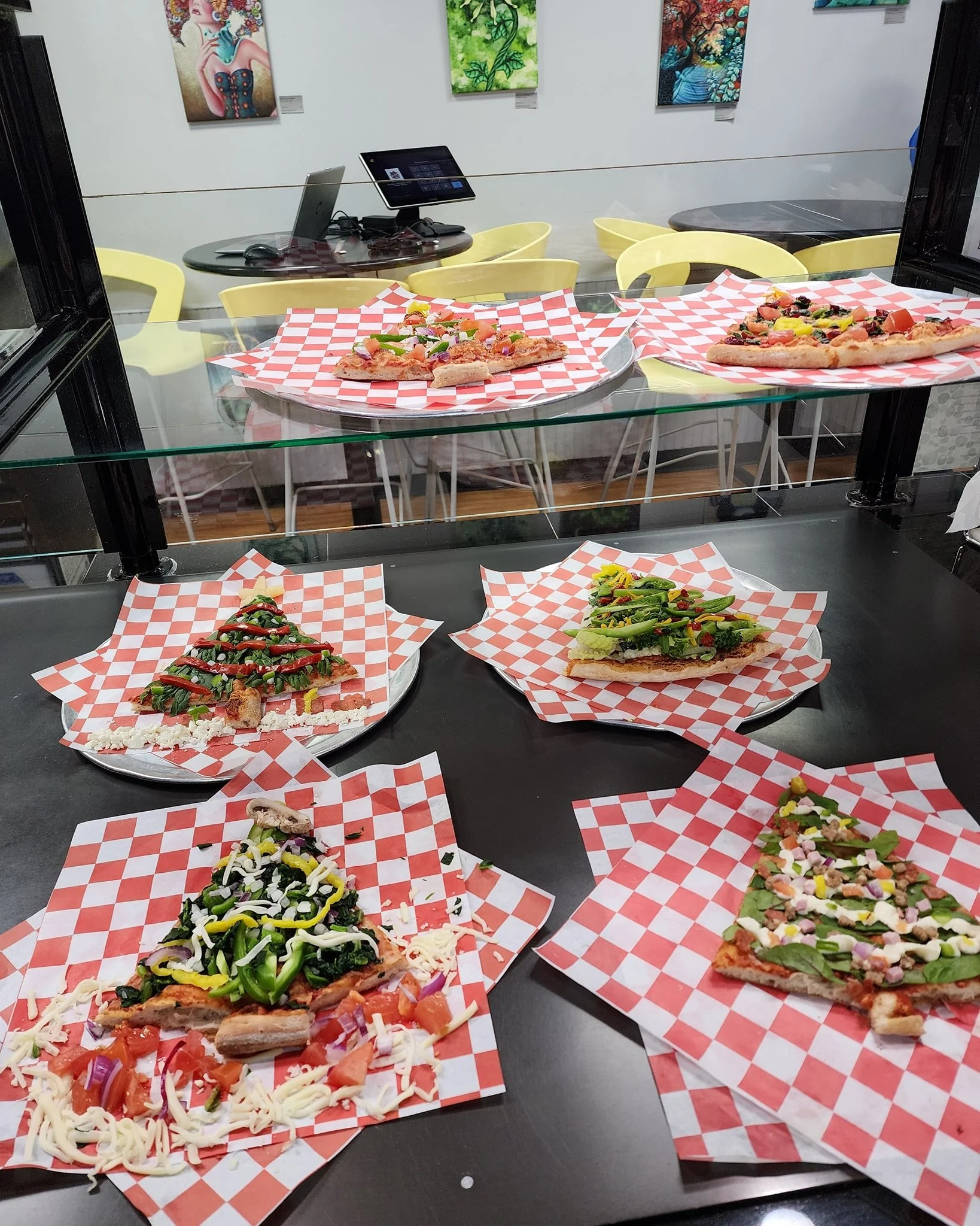 🎄🍕 Pizza Tree Slice Contest vibes 🍕🎄

Our team has been feeling festive and creative with our annual Pizza Tree Slice Contest, and we couldn&rsquo;t love these pizza tree slices more.

Just a little holiday fun from Team Pizza Dive.
Merry almost 