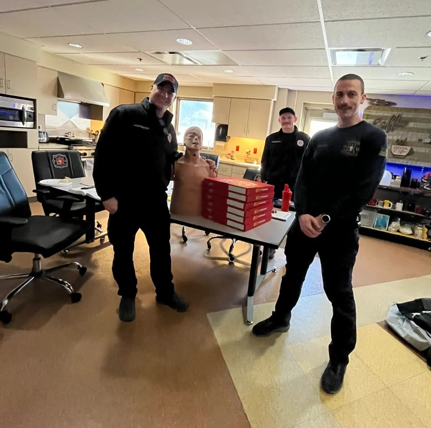 Sometimes the best moments are happy accidents. 🧡🍕

We made a few extra pizzas today and got to share them with the Beavercreek Fire Department &mdash; and that&rsquo;s always a win in our book.

Thanks for everything you do for our community. We&r