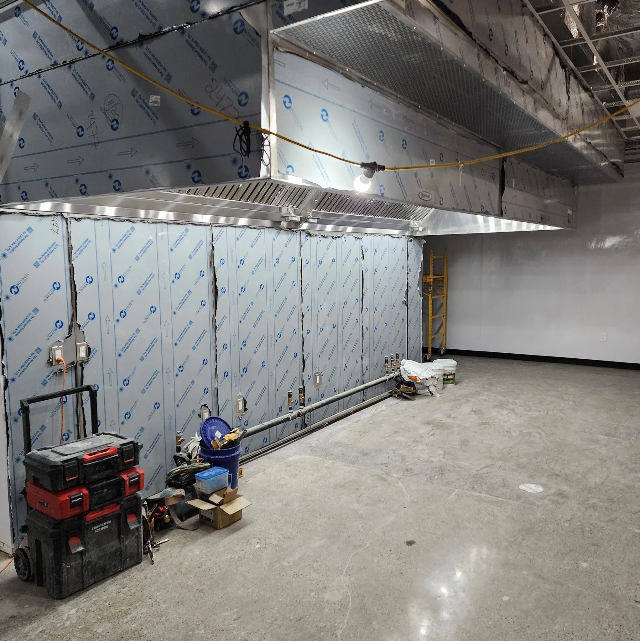 👀 Towne Drive is about to level up&hellip;

Something big is happening in our new Beavercreek kitchen space &mdash; and if you look closely at this photo, you might notice a whole lot of open room under that hood. 👷&zwj;♂️🔥

Not for long. 😏

Let&