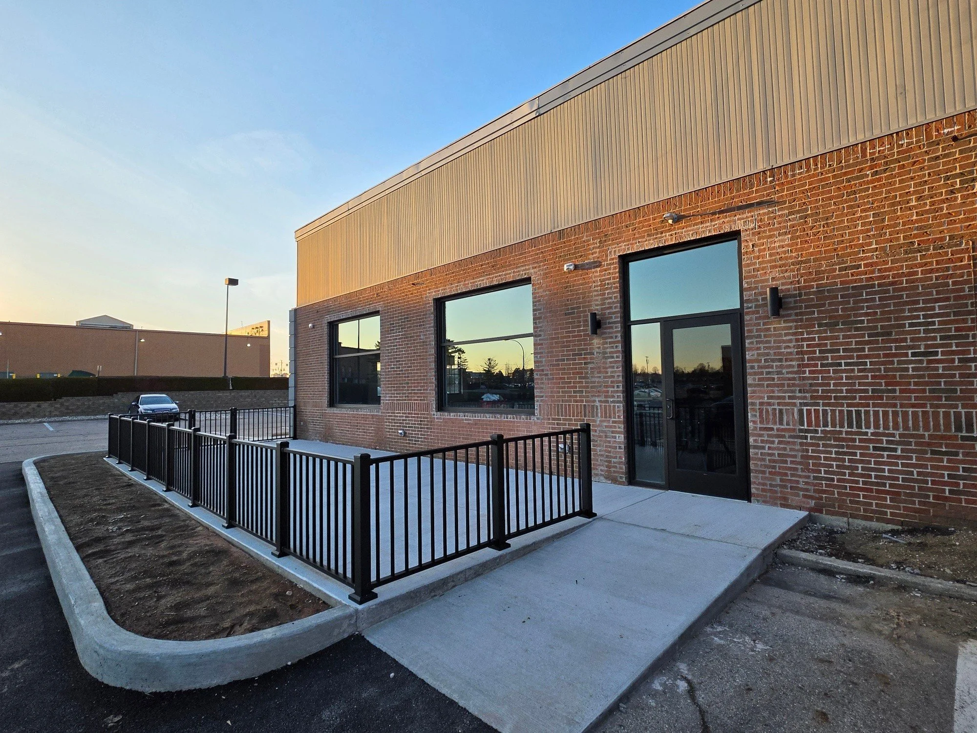 From brick wall&hellip; to this. 👀✨

The windows, doors, and all that beautiful glass are officially in at Towne Drive &mdash; and it changes everything.

What was just a solid wall is now a door we&rsquo;re already opening way too many times 😅&hel