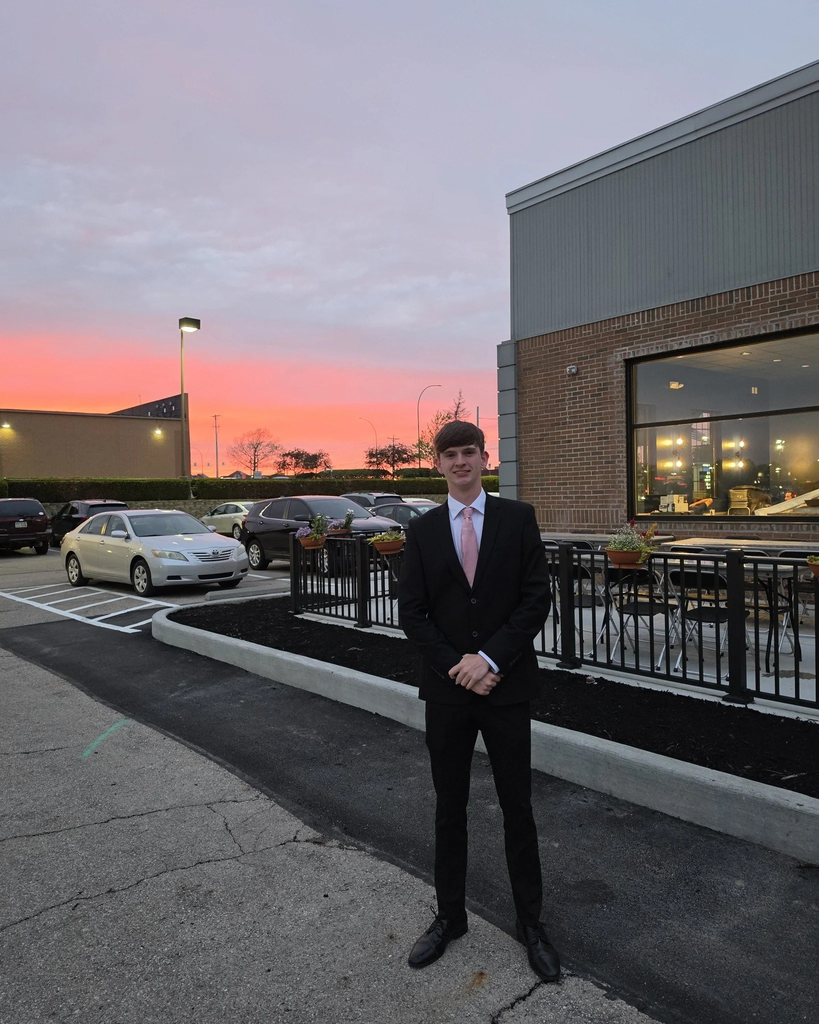 🕶️🌅 Prom night at the Dive. 🌅🕶️

Towne Drive is officially open, and we&rsquo;ve been waiting for nights like this.

Ryan stopped in before Prom looking sharp, grabbed a great meal, and caught the perfect sunset on the way out &mdash; those color