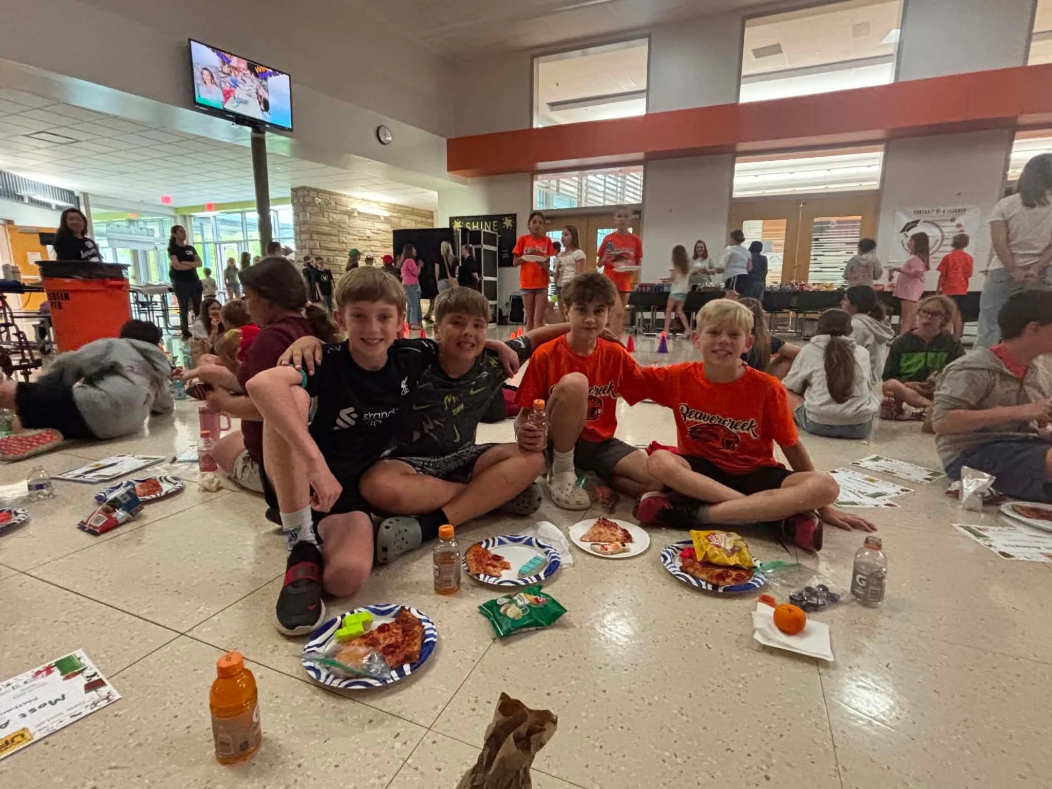 A huge THANK YOU to everyone at Trebein Elementary for choosing Pizza Dive for the 5th Grade Sendoff yesterday! 🍕💛

Nothing makes us smile more than seeing a bunch of happy kids enjoying pizza together and celebrating such a fun milestone. We&rsquo