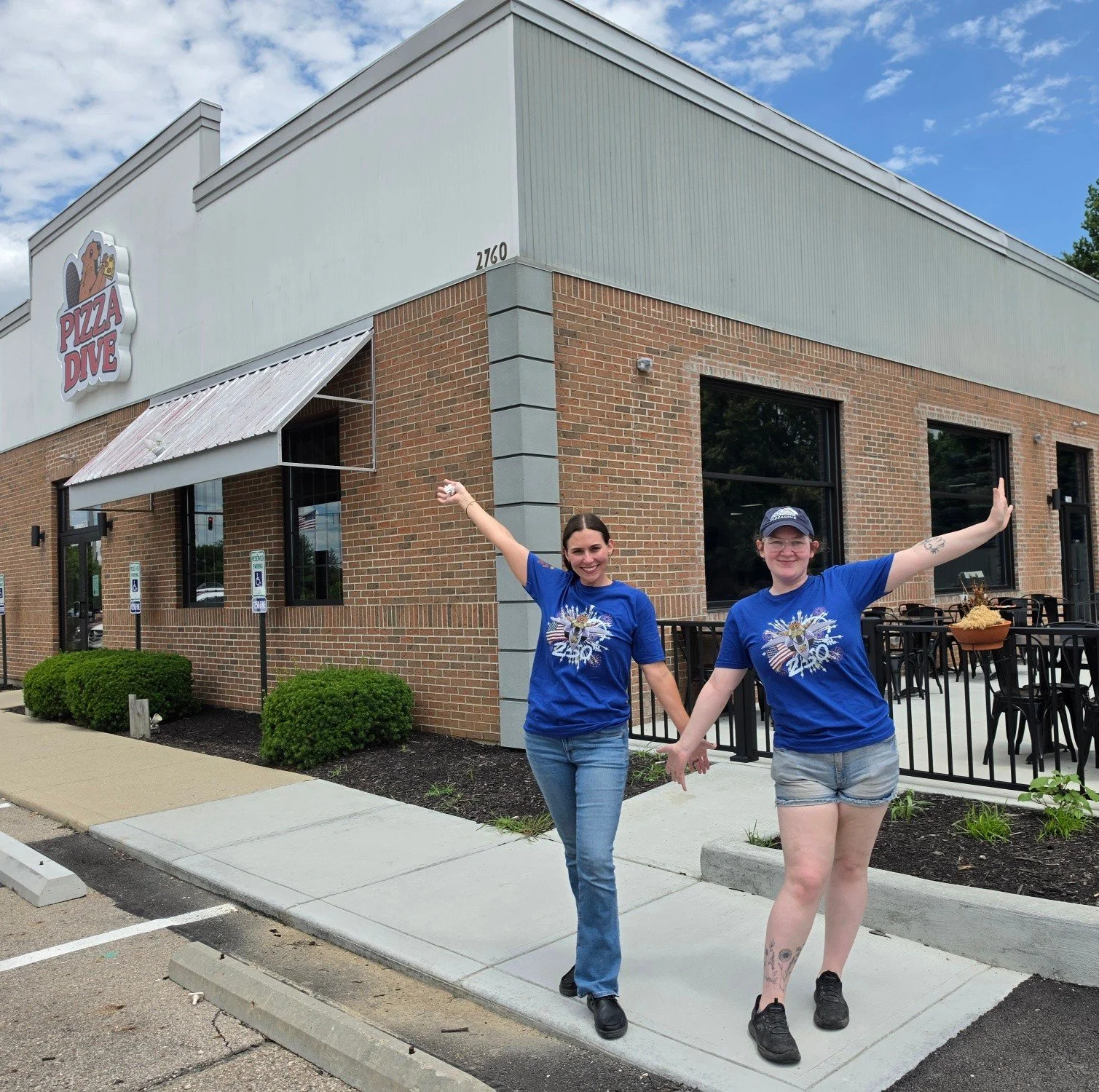 🇺🇸🦫 Red, White, &amp; Dive.

Sure, the weather didn't exactly get the Pizza Friday memo... 🌧️🍕

Good thing pizza doesn't care.

Our limited-edition Red, White, &amp; Dive shirts are here just in time for summer&mdash;and just in time for the Fou