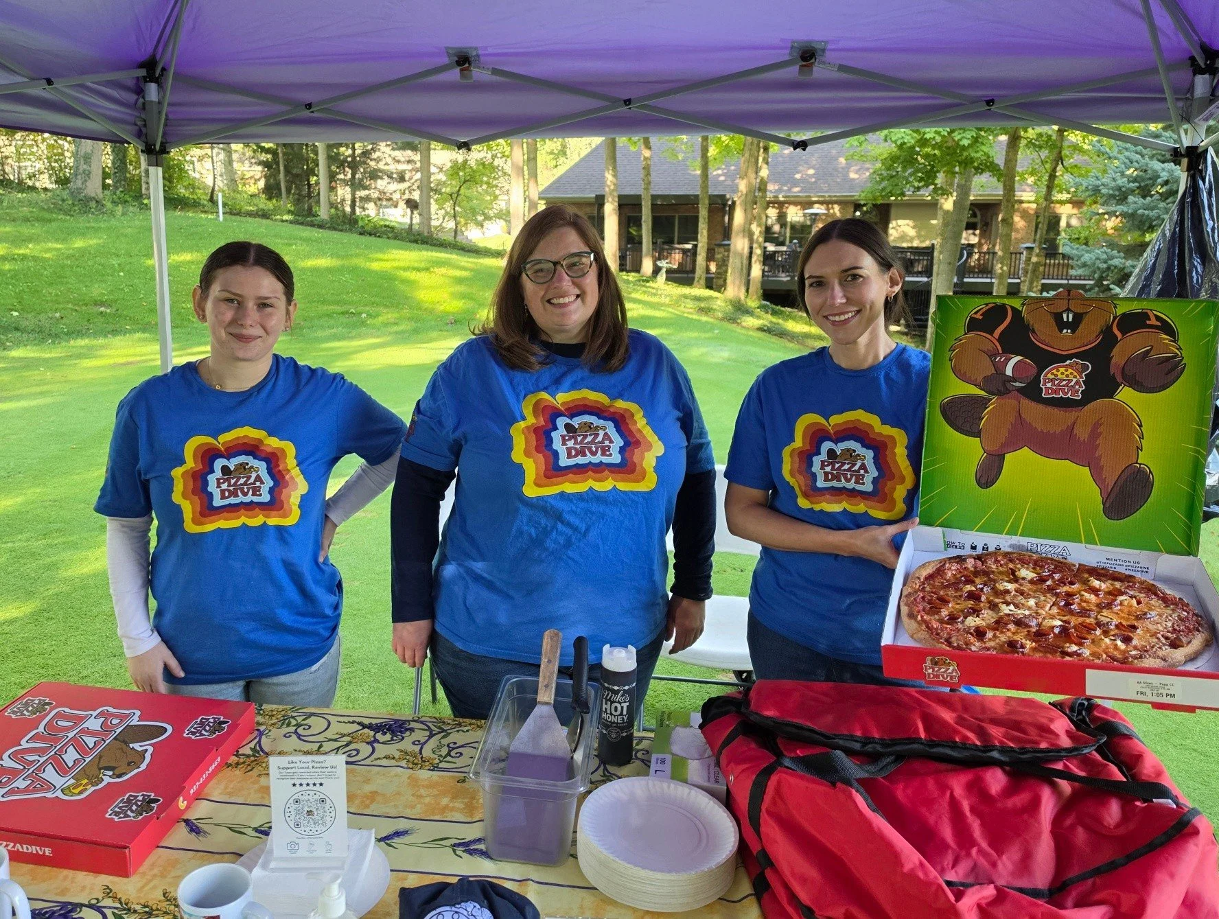 9/25 &mdash; PIZZA FRIDAY, DOLLY DAY &amp; A HOLE LOTTA FUN! ⛳🍕

What a hole lotta fun was had at the Beavercreek Chamber, Commerce Cup! We brought the Pizza Dive Original &mdash; Pepperoni &amp; Cream Cheese - to Hole 11, tossed some practice dough