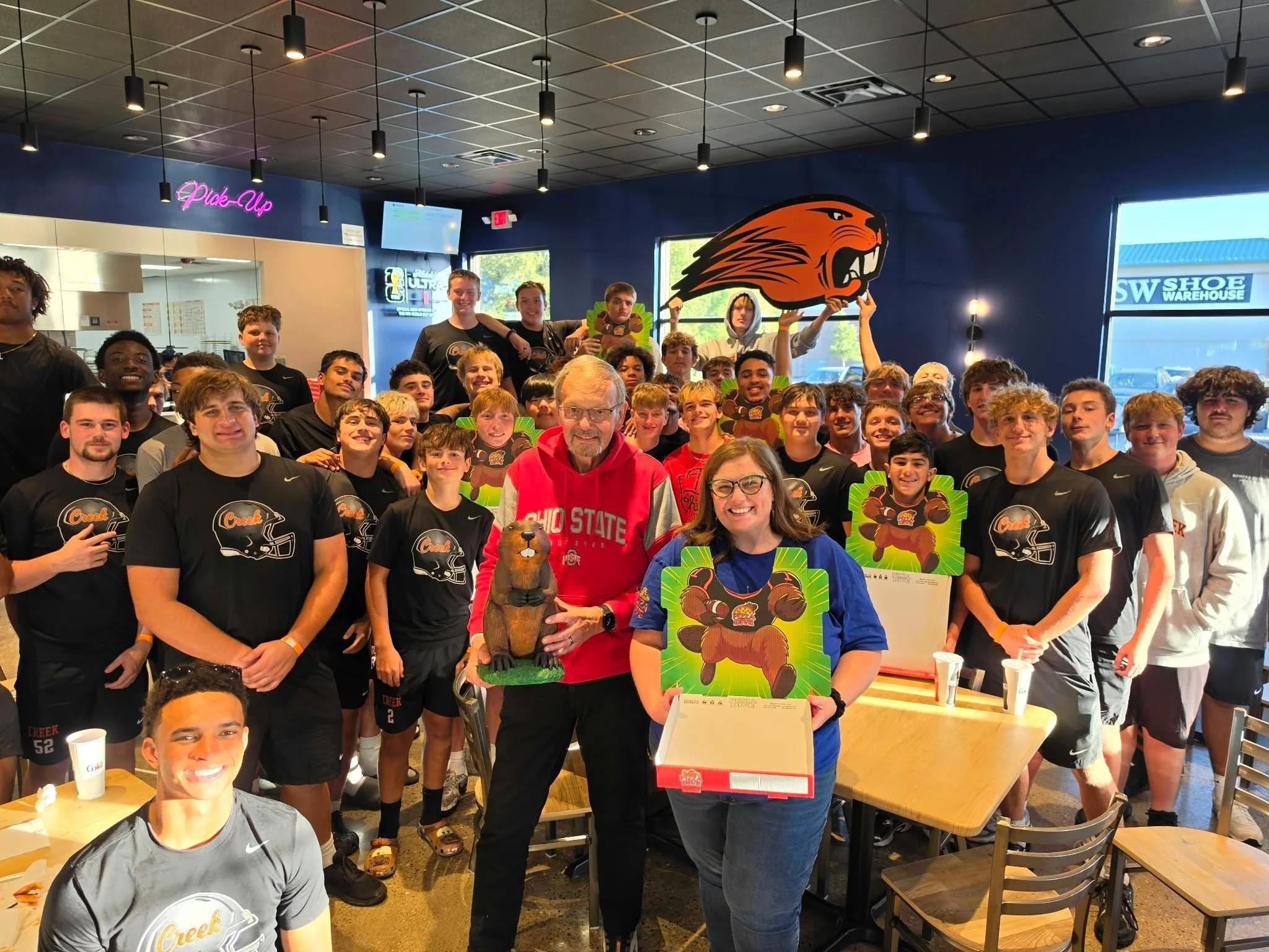 🍕🏈 PIZZA FRIDAY + FRIDAY NIGHT LIGHTS = LET&rsquo;S GOOOOOO, BEAVERS! 🧡🩷

Last night was a whole lot of pizza, laughs, and Beaver pride! 🦫🍕

We loved hosting the Beavercreek High School Football Team at our Towne Drive location for Feed The Tea