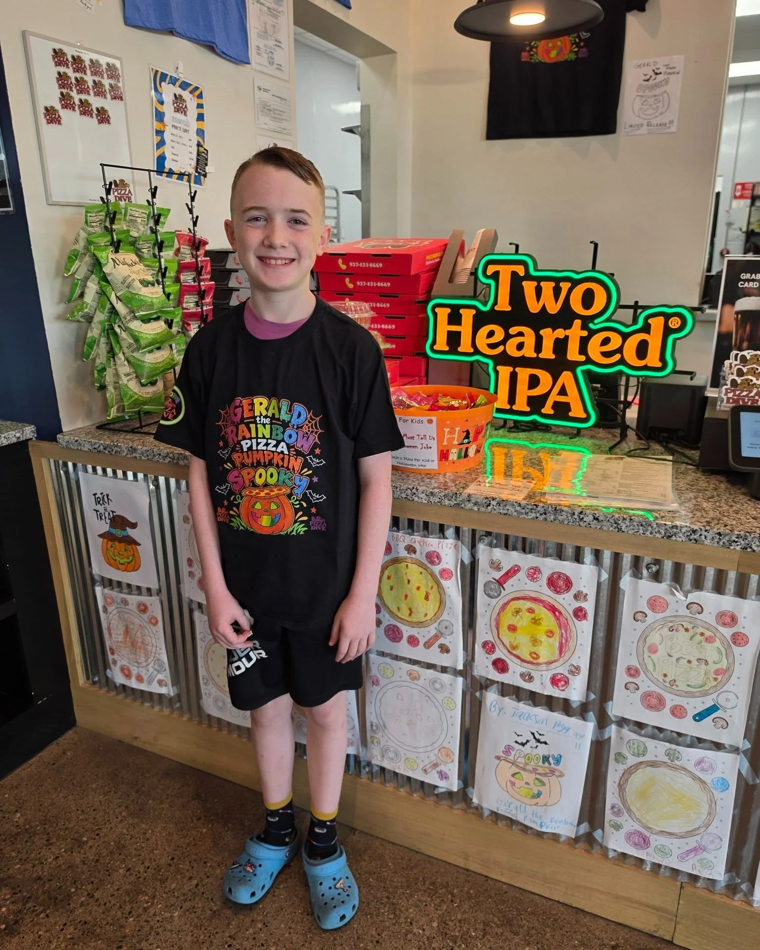 🍕🎃 IT&rsquo;S PIZZA FRIDAY&hellip; AND WE FOUND JACKSON! 🥹❤️

Thank you to everyone who helped us find him! We&rsquo;re so happy to share that Jackson and his family stopped by, and we got to give him his very own Gerald the Rainbow Pizza Pumpkin 