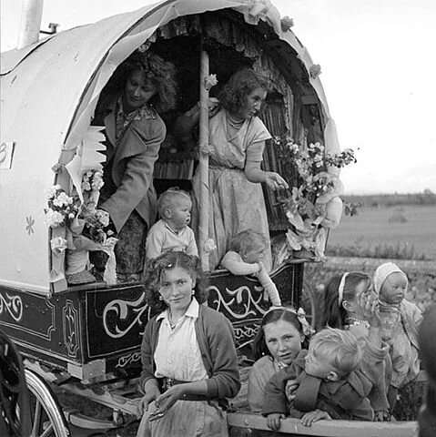  Irish Travellers' decorated caravan, 1954, National Library of Ireland archive 