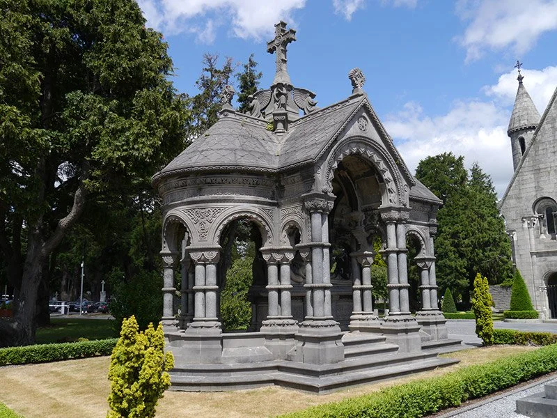  The cardinal’s mausoleum 