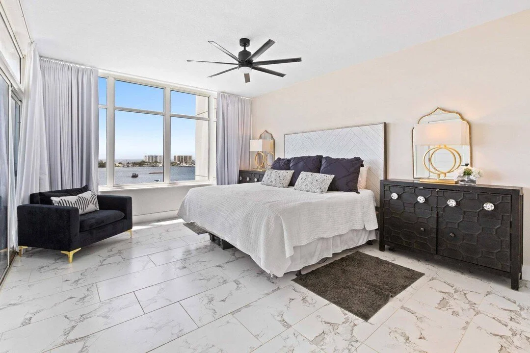 ✨⭐️ Live your best life! ⭐️✨
🌴320 Harbor Blvd, Destin, FL👉🏼$595,000🌴
This condo is a shining star at Destin Yacht Club. Completely renovated in 2019, this 2 bedroom/2 bath with a bunk room has a fabulous view of the harbor. This unique floorplan 