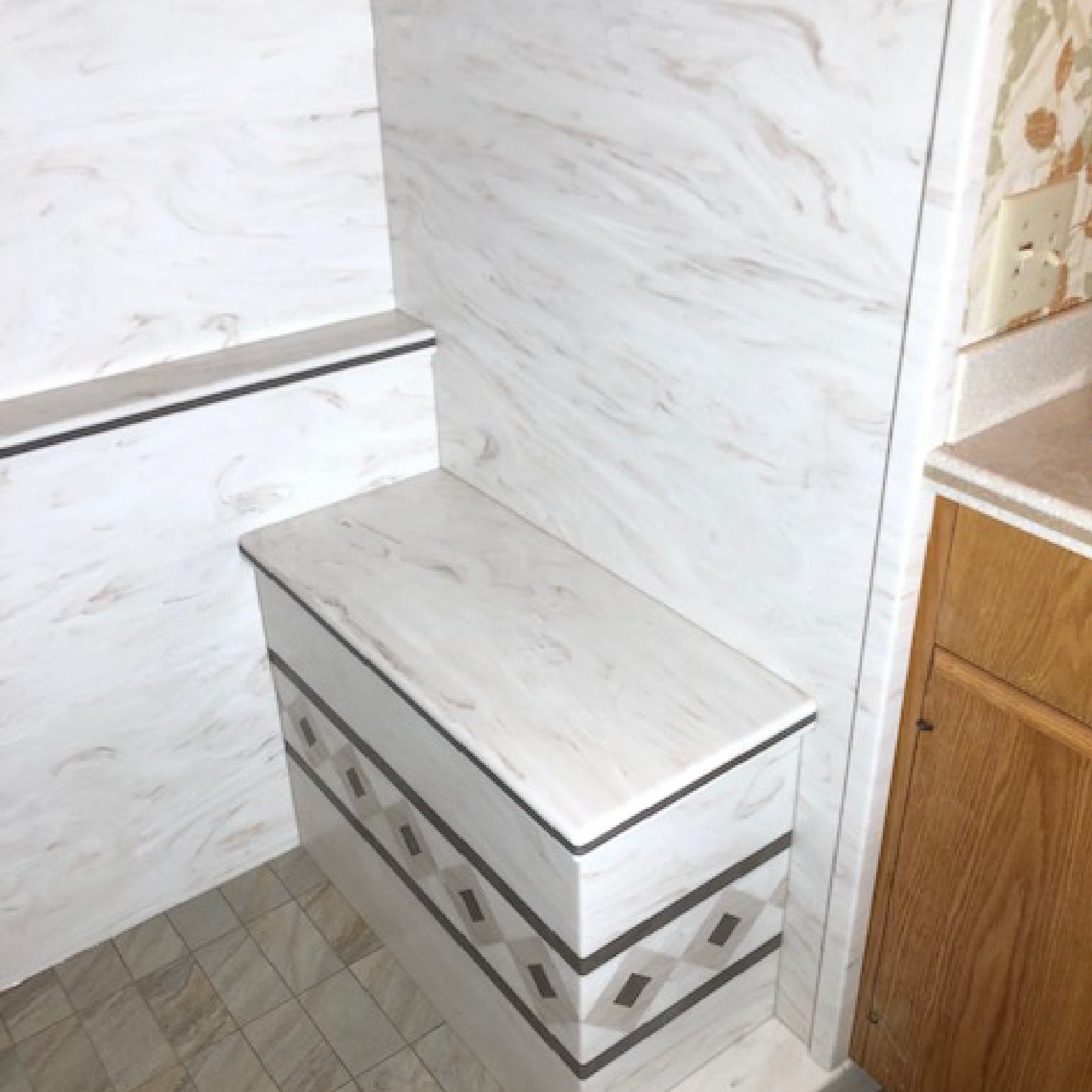 corian shower- watterson construction- sandstorm,beech nuwood, cocoa prima-01.png