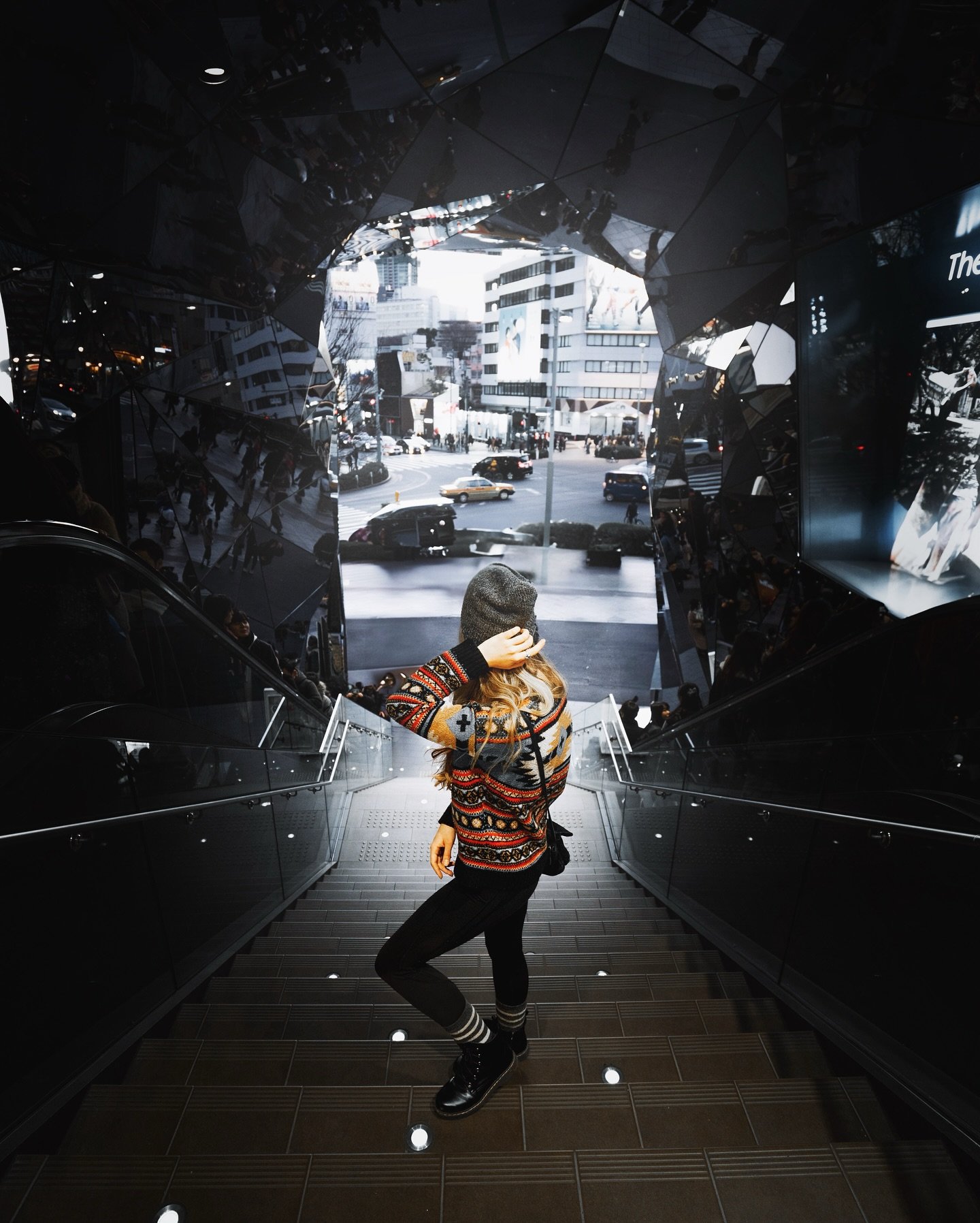 How are you going to discover new land
If you&rsquo;re not willing to leave the comfort of the shore
.
.
.
.
📍Harajuku 《 原宿 》
.
┈︎┈︎┈︎┈︎┈︎┈︎┈︎┈︎┈︎┈┈┈┈︎┈┈︎┈︎┈︎✂︎
.
📷 Sony Alpha 𝞪7 III + Sony 16-35mm f/4.0
.
┈︎┈︎┈︎┈︎┈︎┈︎┈︎┈︎┈︎┈┈┈┈︎┈┈︎┈︎┈︎✂︎