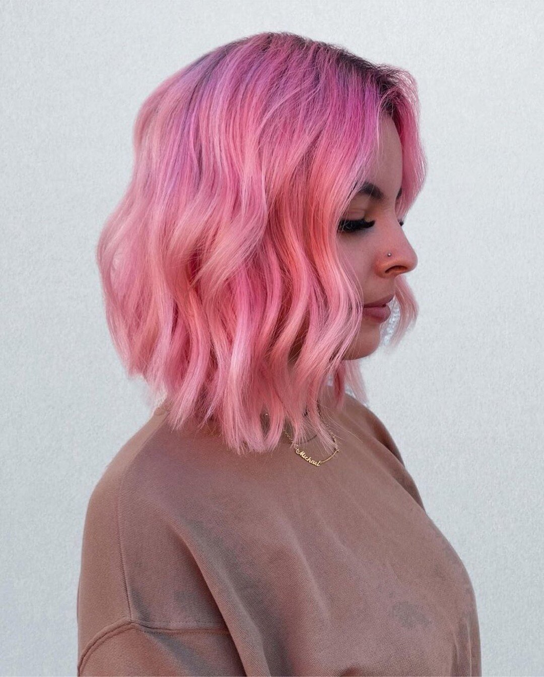 Repost from @klrhairstudio
&bull;
Who&rsquo;s ready for a big chop ?.
:
:
:
.
.
.
:
:
:
#haircut #hairstyle #hairtransformation #pulpriot #framar#pinkhair #pink#sassy#flirty#behindthechair #orangecounty #costamesa #klrhairstudio#b3brazilianbondbuilde