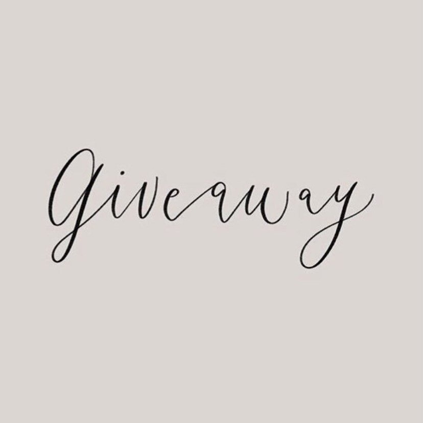 Don&rsquo;t miss out!! Check out  @lashedbysydney
@hausofalcheme @tropic_hue.oc
And enter for a ✨G I V E A W A Y ✨

What you'll win:
- @hausofalcheme  60 minute bespoke facial.
- @lashedbysydney  Fullset of lashes.
- @tropic_hue.oc  3 Pack of custom 