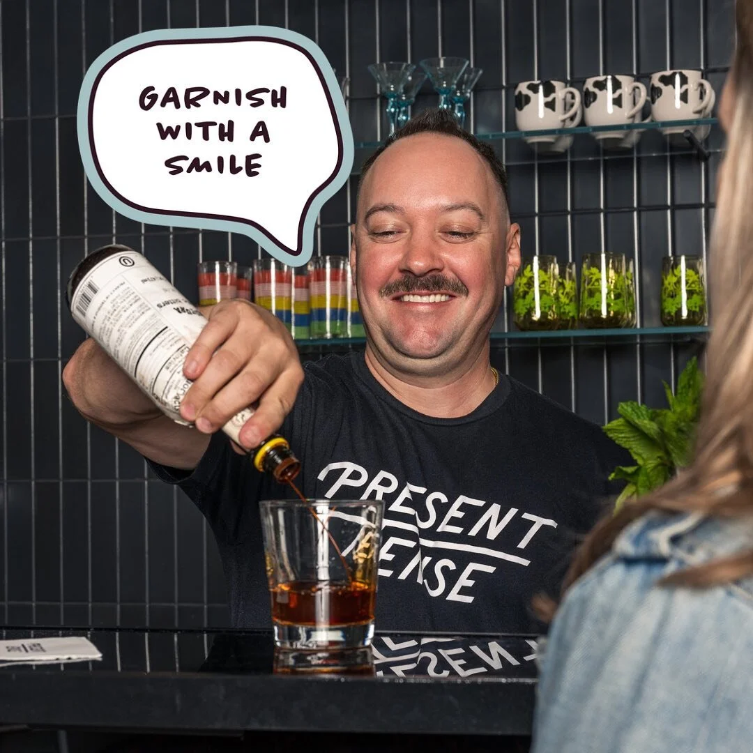 An underrated garnish

#garnishwithasmile #presenttense #presenttensebar #mobilebar #cocktailcatering #chicagomobilebar #eventbartender

shot @cowcatstudiochicago 
📸 @spce36