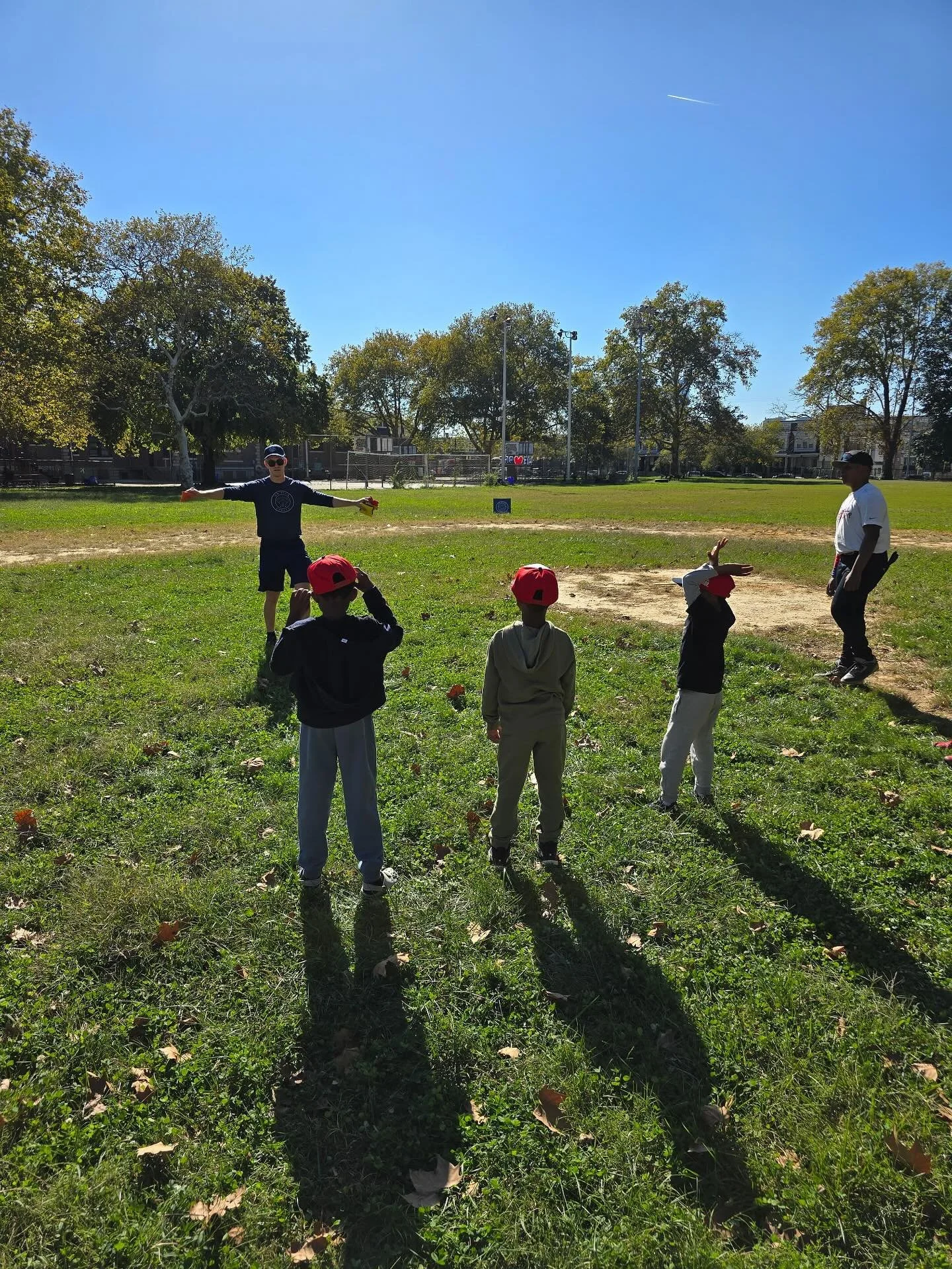 Four years strong! Our Bagels and Baseball tradition at Athletic Recreation Center keeps growing, and yesterday was another great day! In partnership with @giveandgoathletics , and with support from the @philliesyouthacademy , @philaparkandrec , and 
