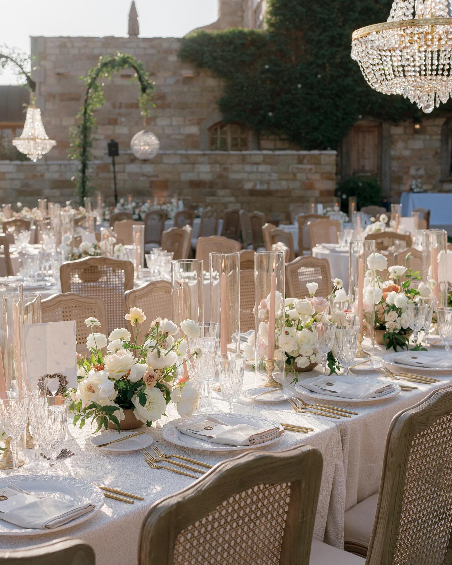 Old-world romance at the stunning Sunstone Villa. 🥀 We designed the Day Of stationery to complement the abundant, rose filled florals and the dreamy Tuscan setting. Elegant details for an unforgettable celebration. 

Couple : @arianalauren @tassodou