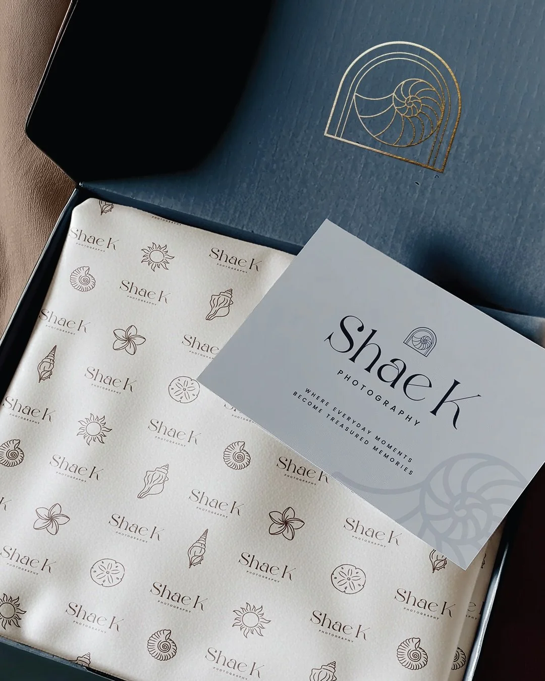 A closer peek into the new brand identity for Shae K Photography 📸

Coastal inspired brands seem to be having a moment right now and I am so there for it!