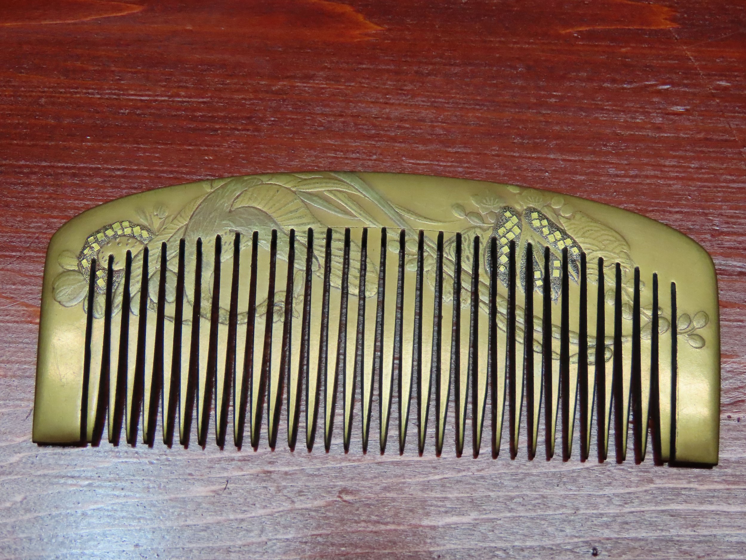 Antique KINMAKIE KuSHI - Lacquerware Comb