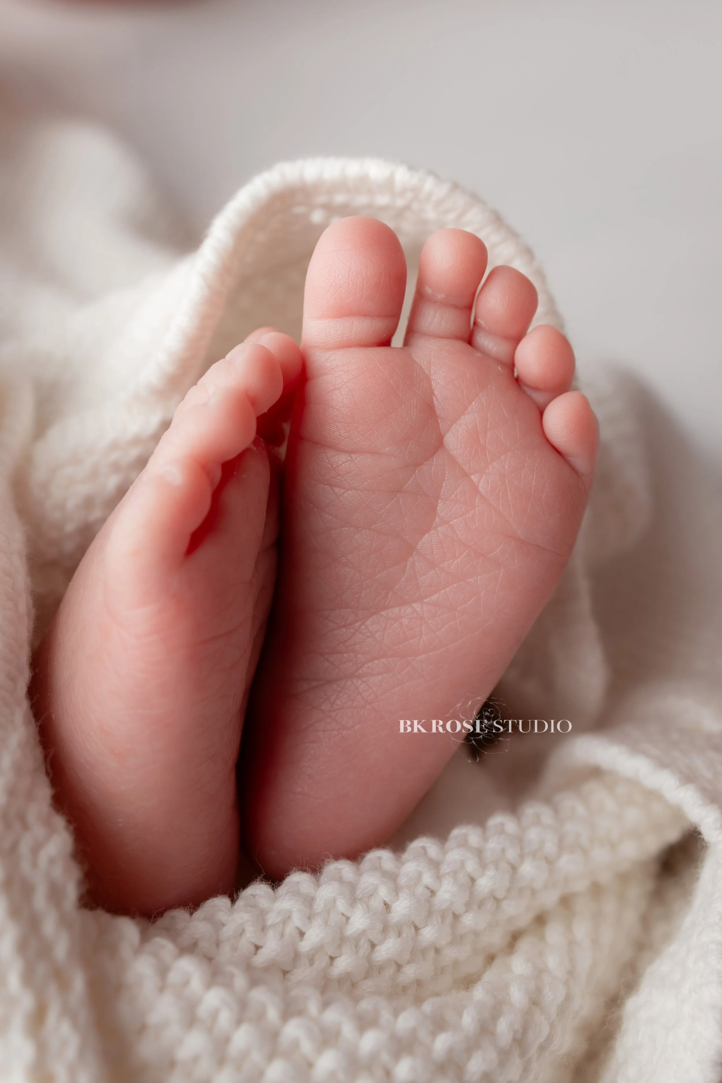 newborn-photographer-near-me-libertyville-illinois-41.jpg