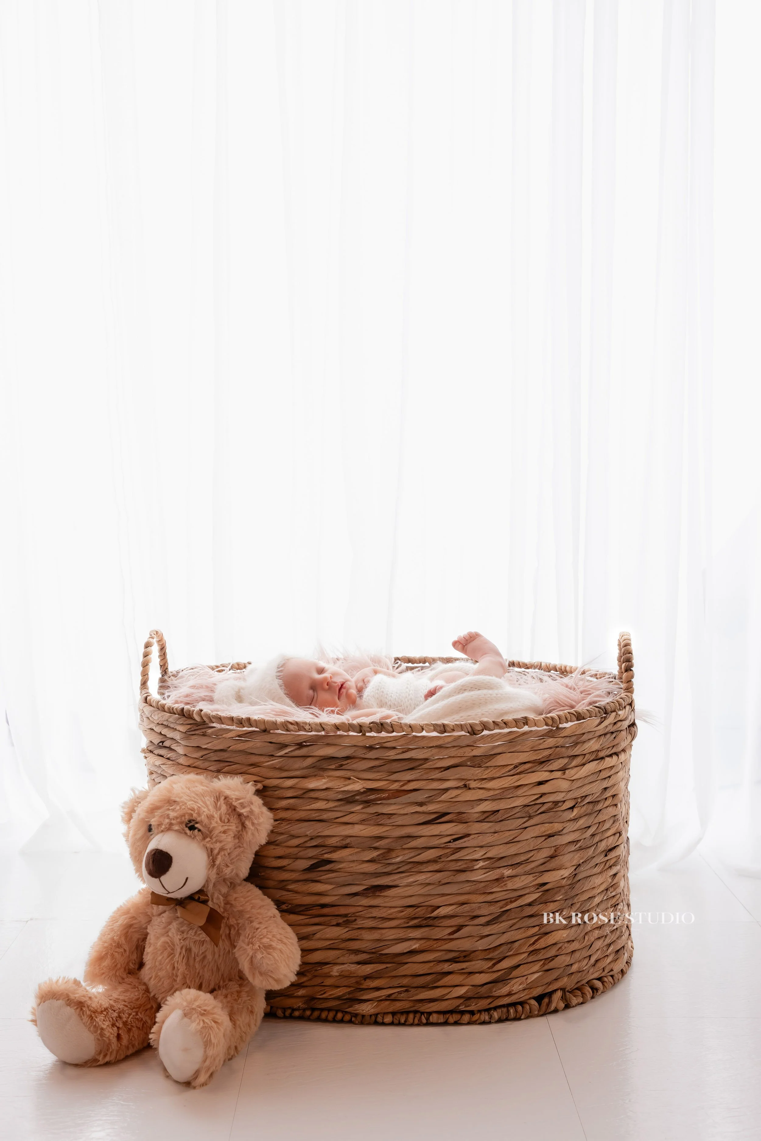 newborn-photographer-near-me-libertyville-illinois-77.jpg