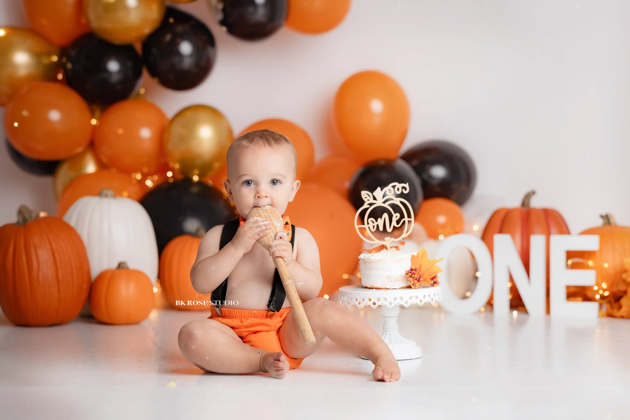 cake-smash-photographer-near-me-libertyville-illinois-6.jpg