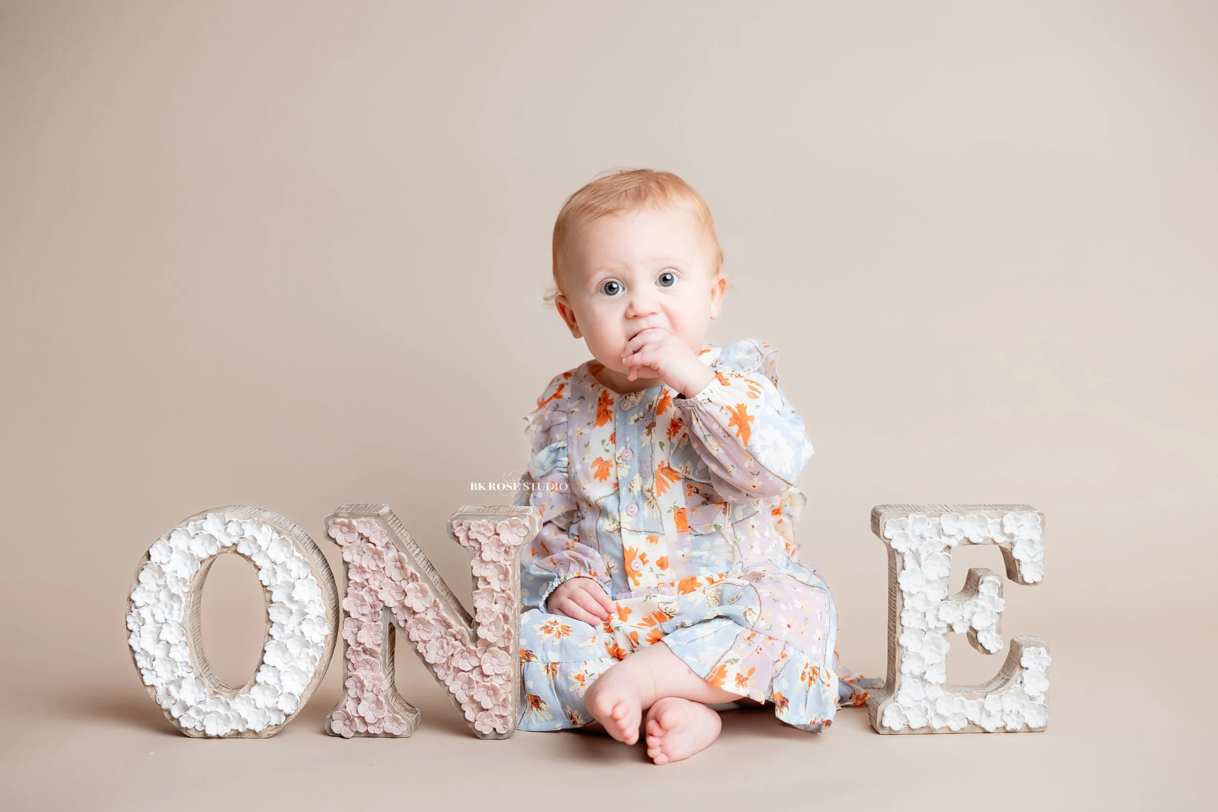 cake-smash-photographer-near-me-libertyville-illinois-3.jpg