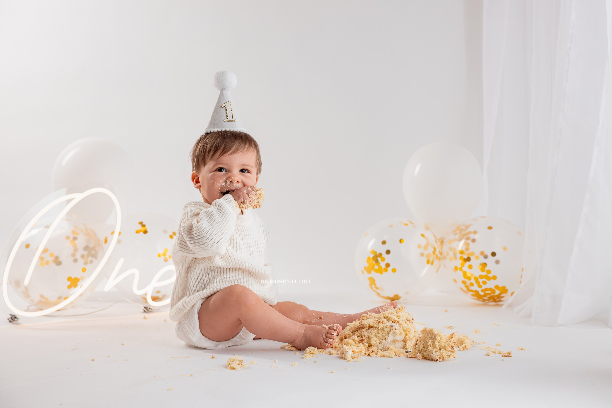 cake-smash-photographer-near-me-libertyville-illinois-24.jpg