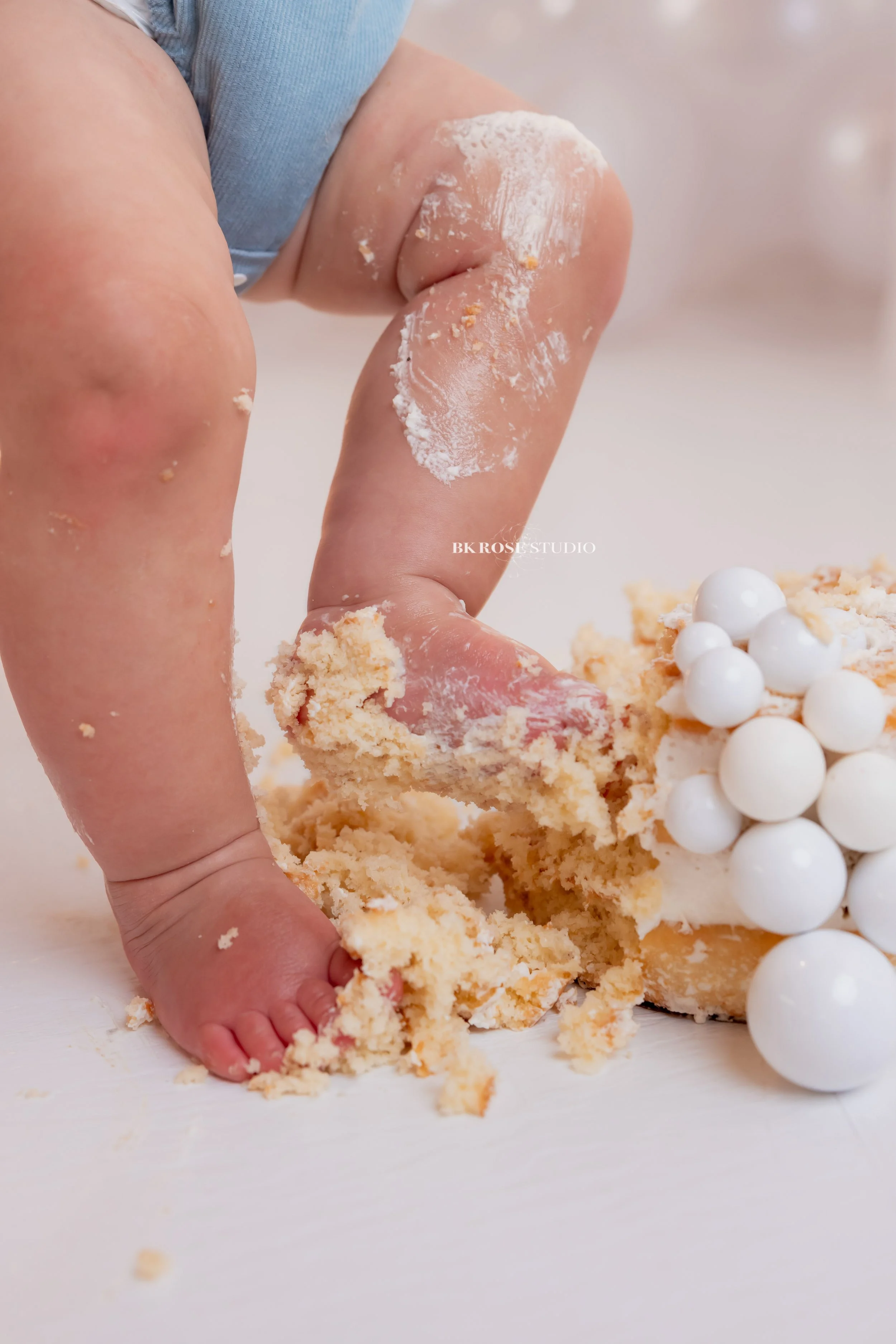 cake-smash-photographer-near-me-libertyville-illinois-42.jpg