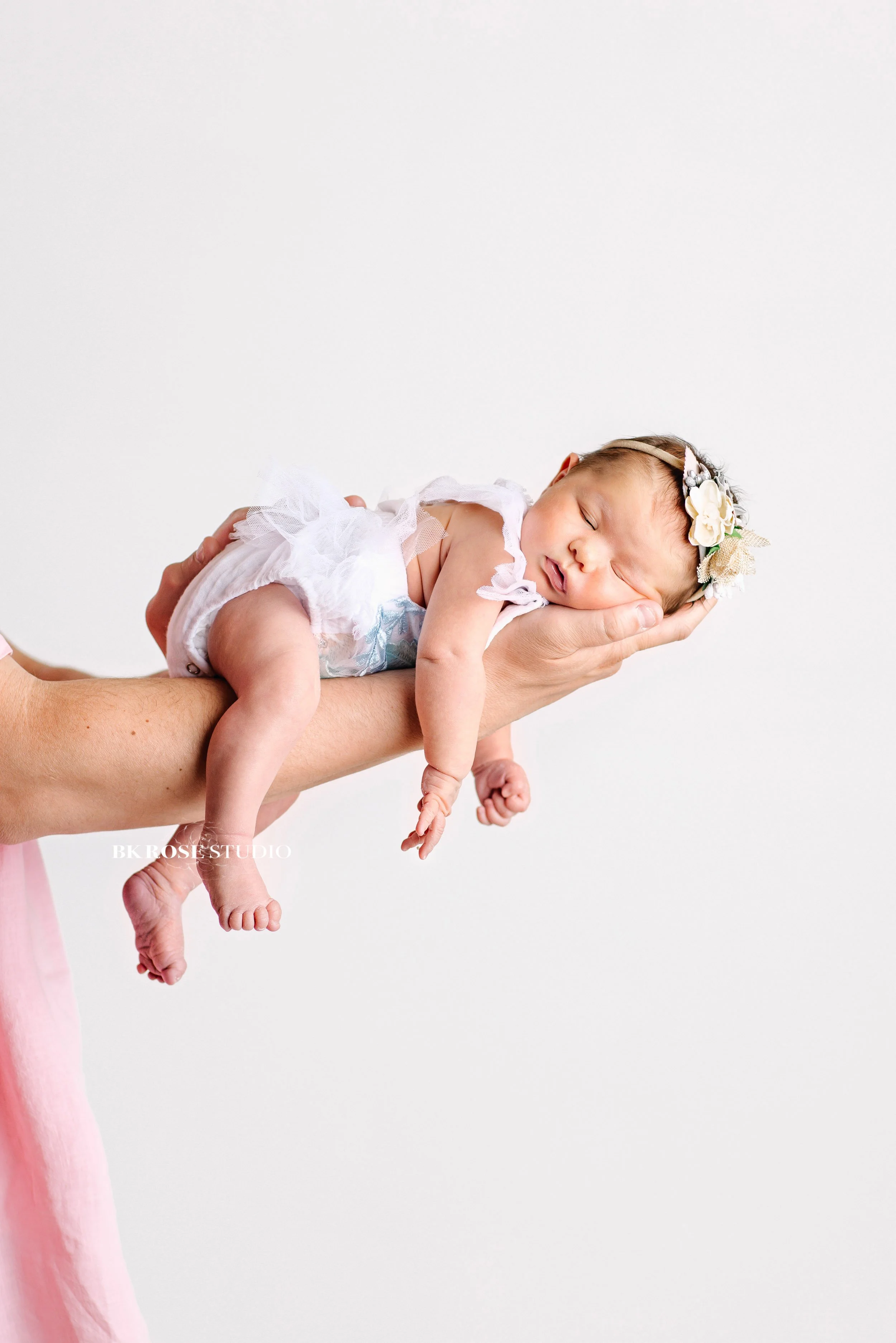 newborn-photographer-near-me-libertyville-illinois-21.jpg