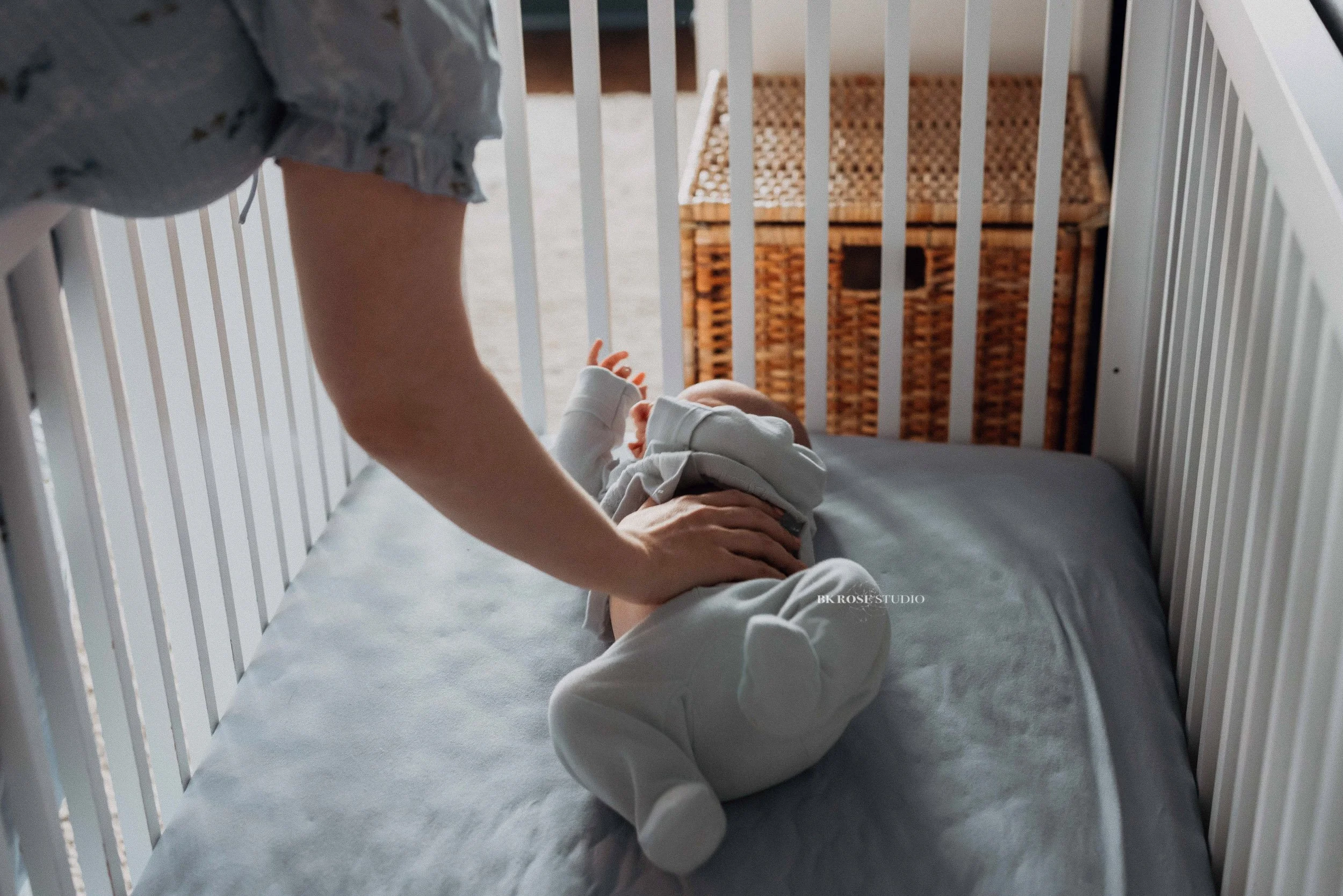 newborn-photographer-libertyville-il-lake-county-15.jpg