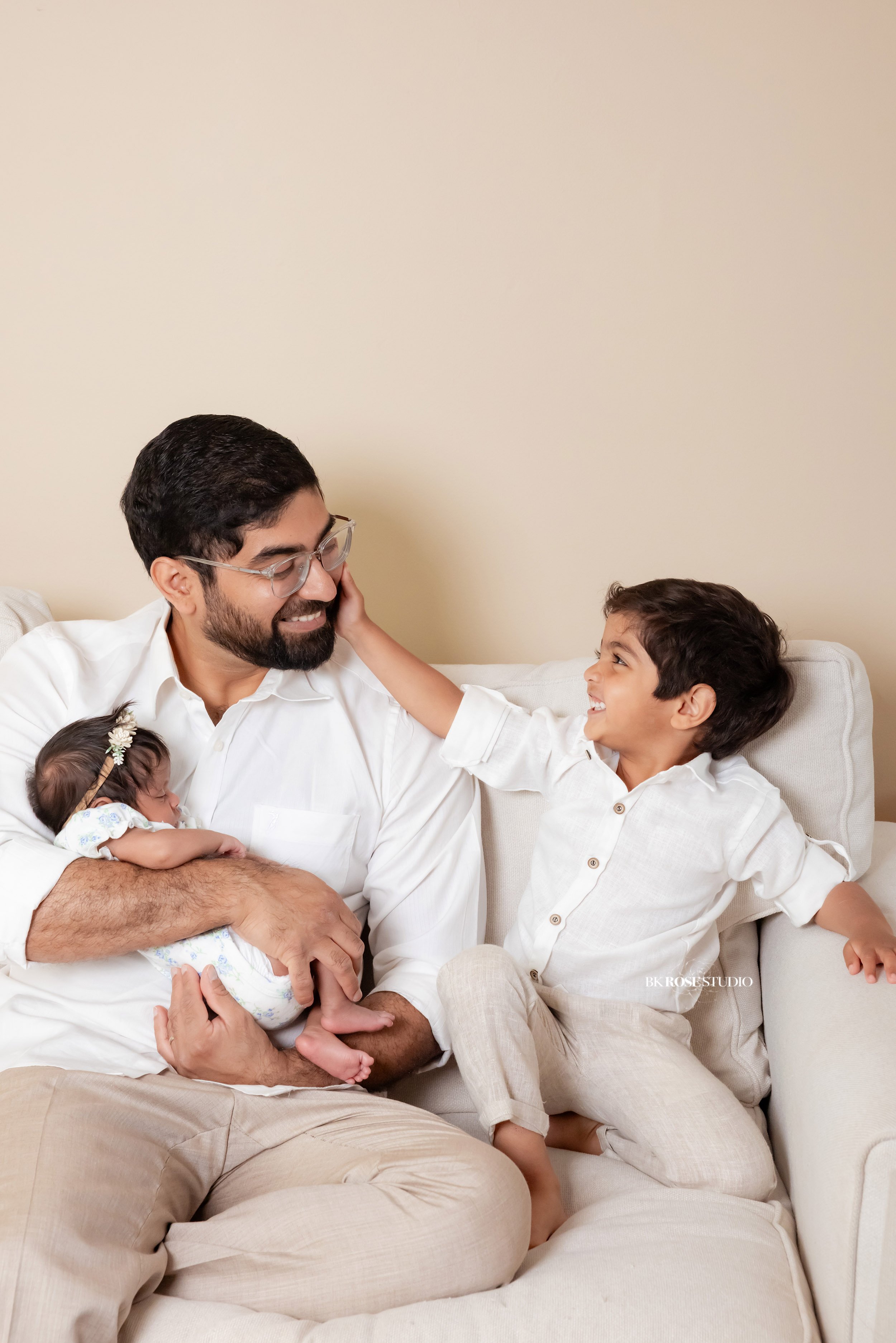 Newborn-photographer-2.jpg