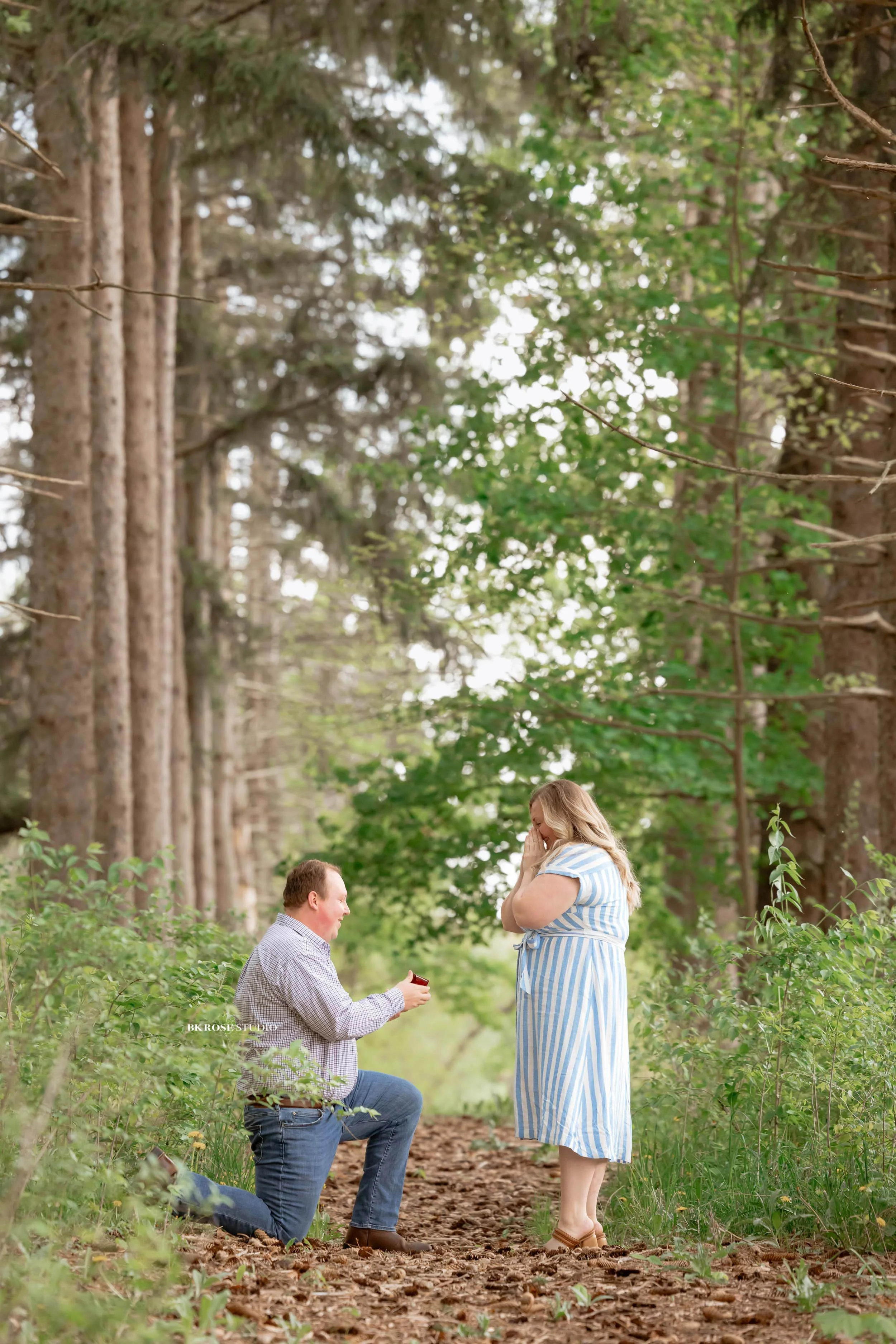 engagement-session-northwest-chicago-suburbs-1-17.jpg