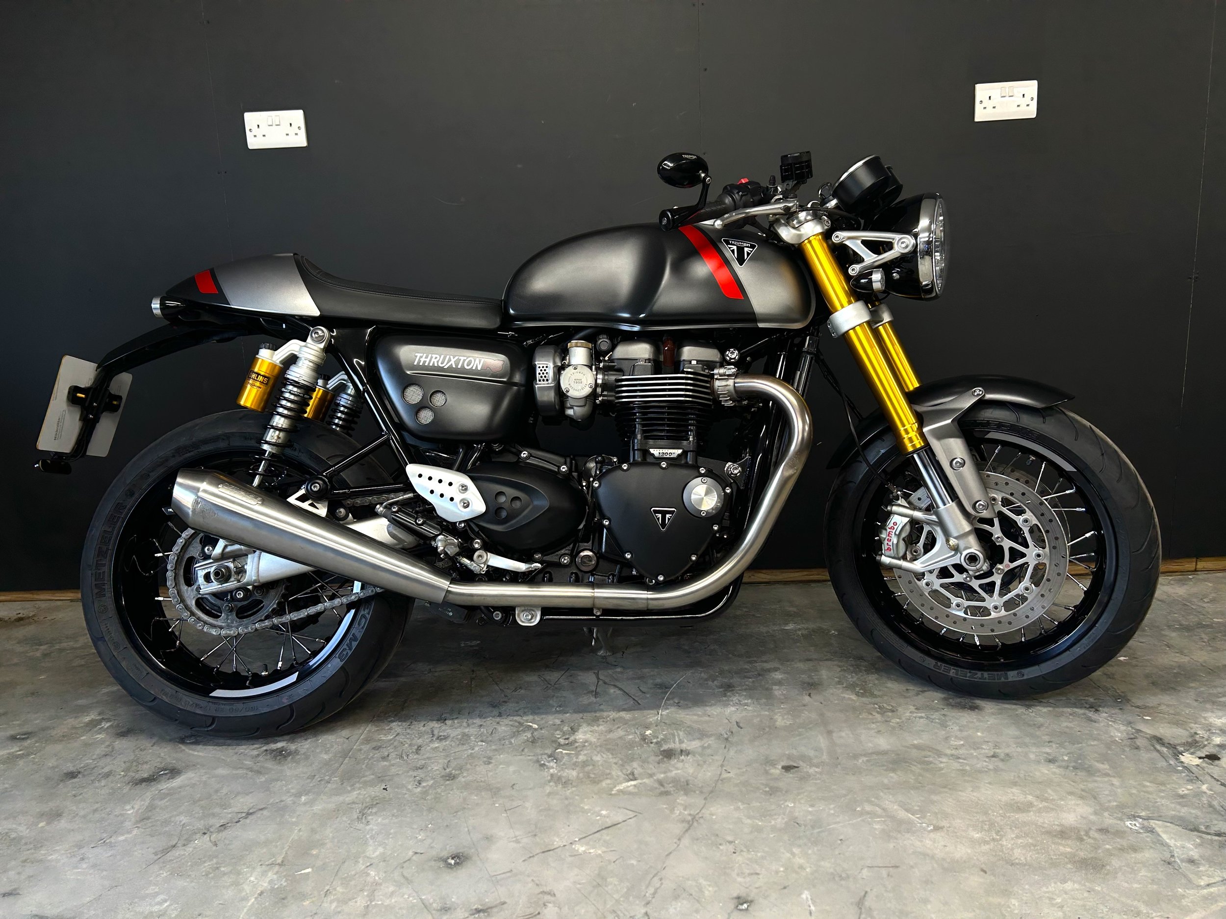 TRIUMPH THRUXTON RS