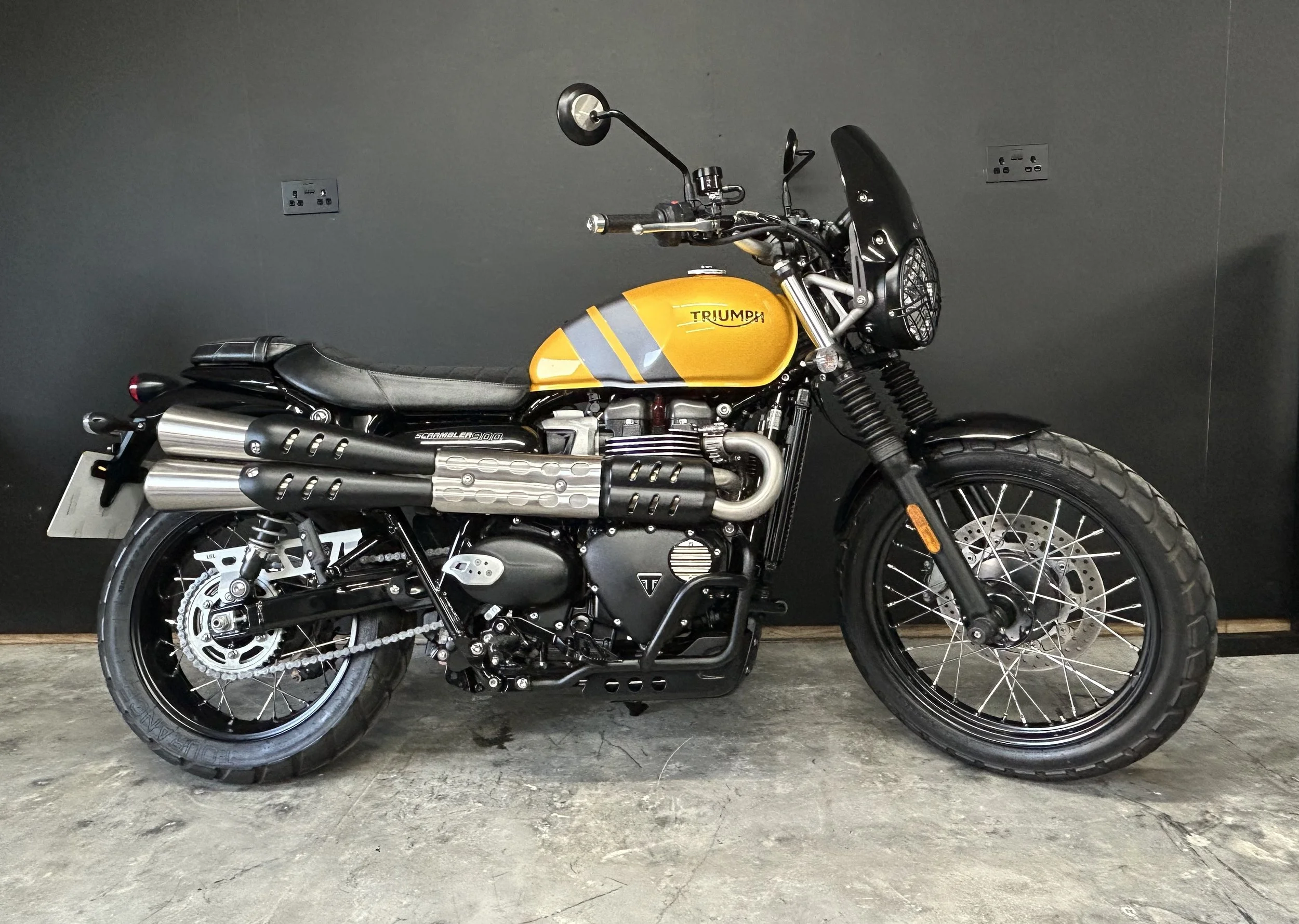 TRIUMPH SCRAMBLER 900