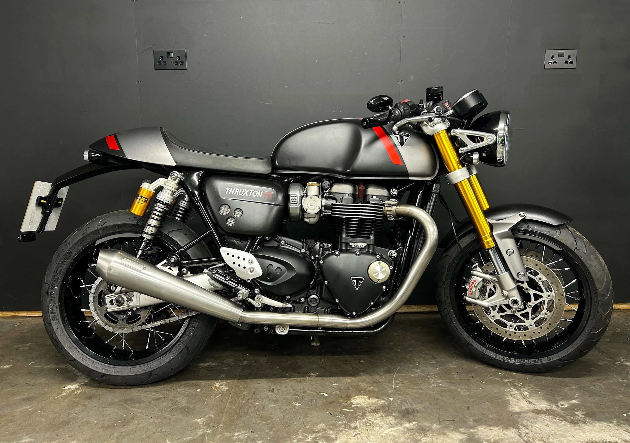 TRIUMPH THRUXTON RS