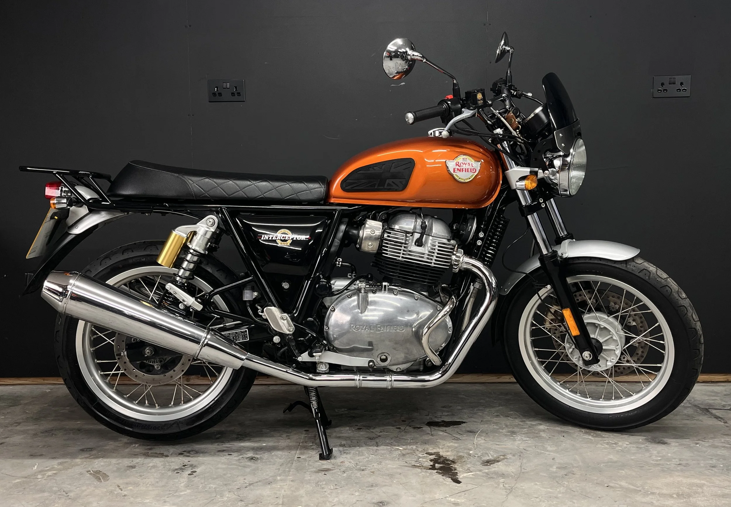 ROYAL ENFIELD INTERCEPTOR 650
