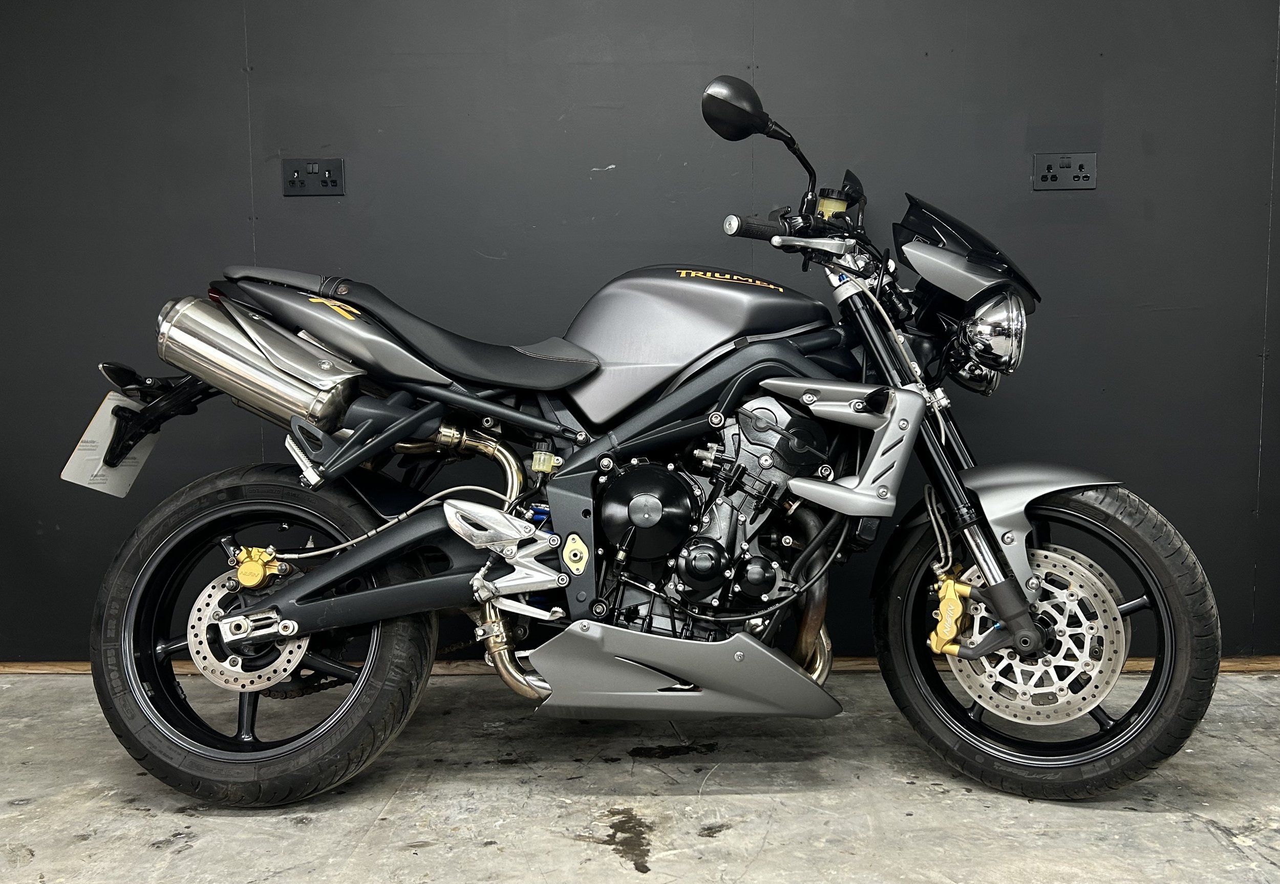 TRIUMPH STREET TRIPLE R