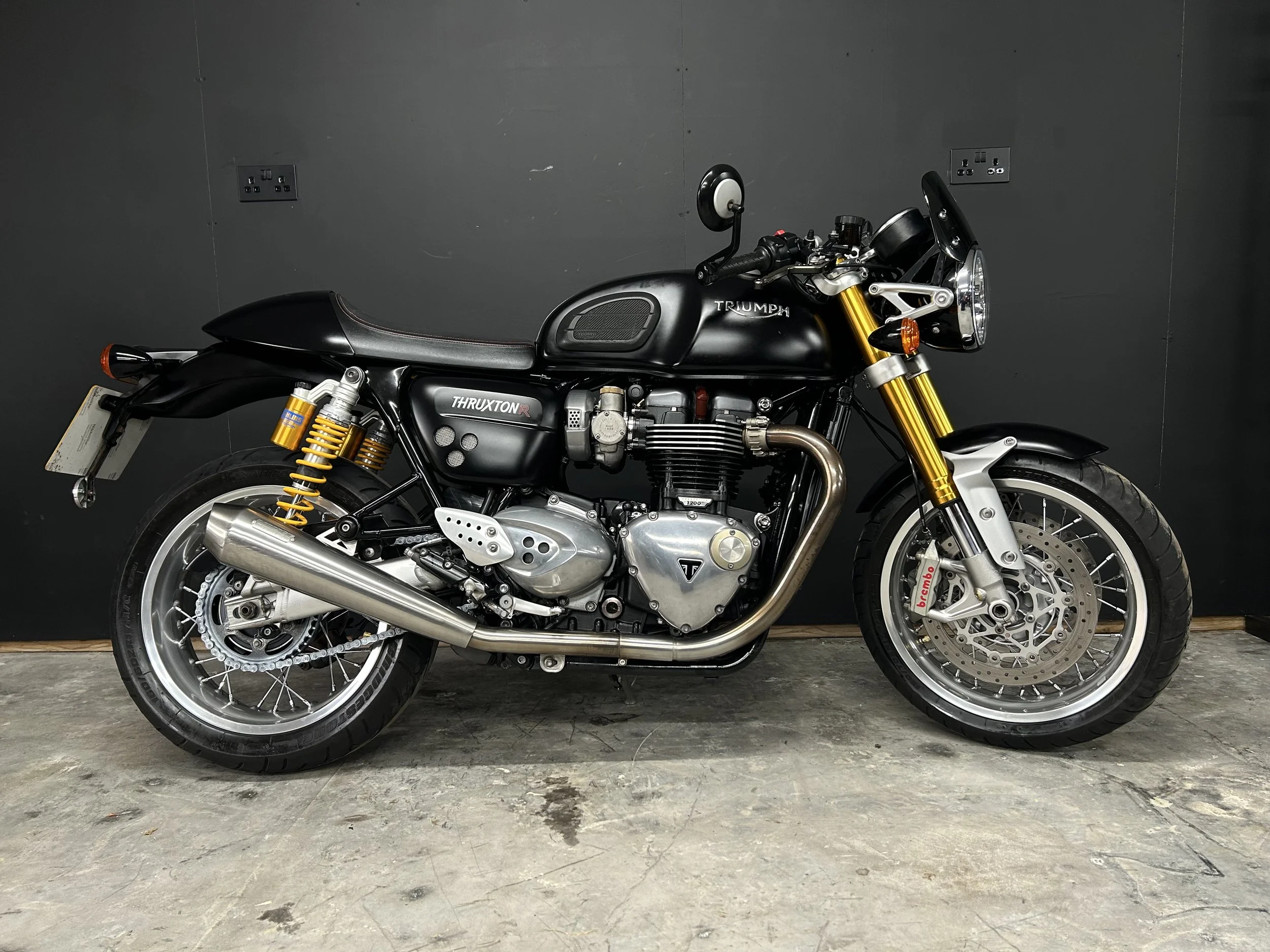 TRIUMPH THRUXTON 1200 R